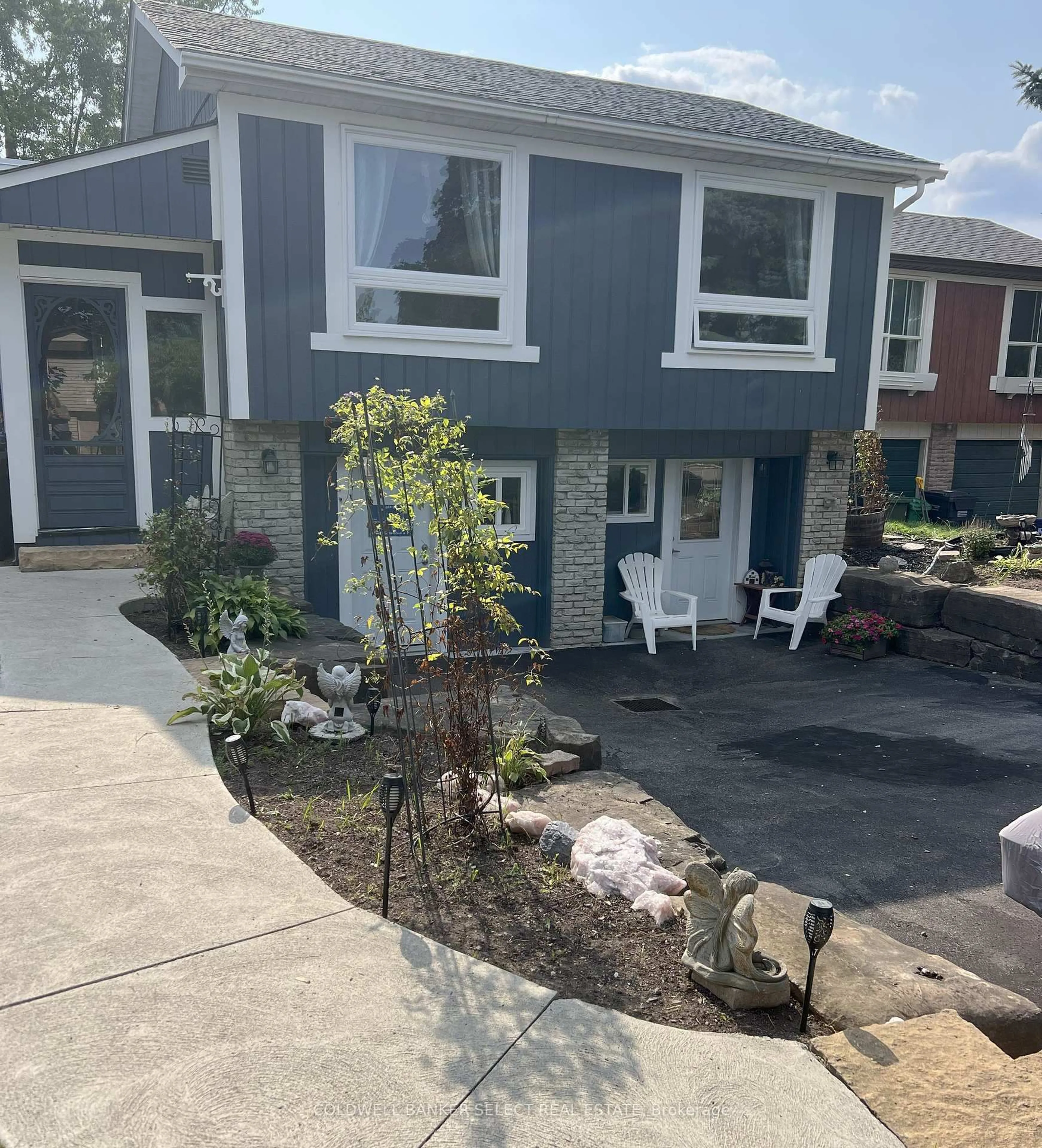 Home with vinyl exterior material, street for 296 Whitehead Cres, Caledon Ontario L7E 3Y1