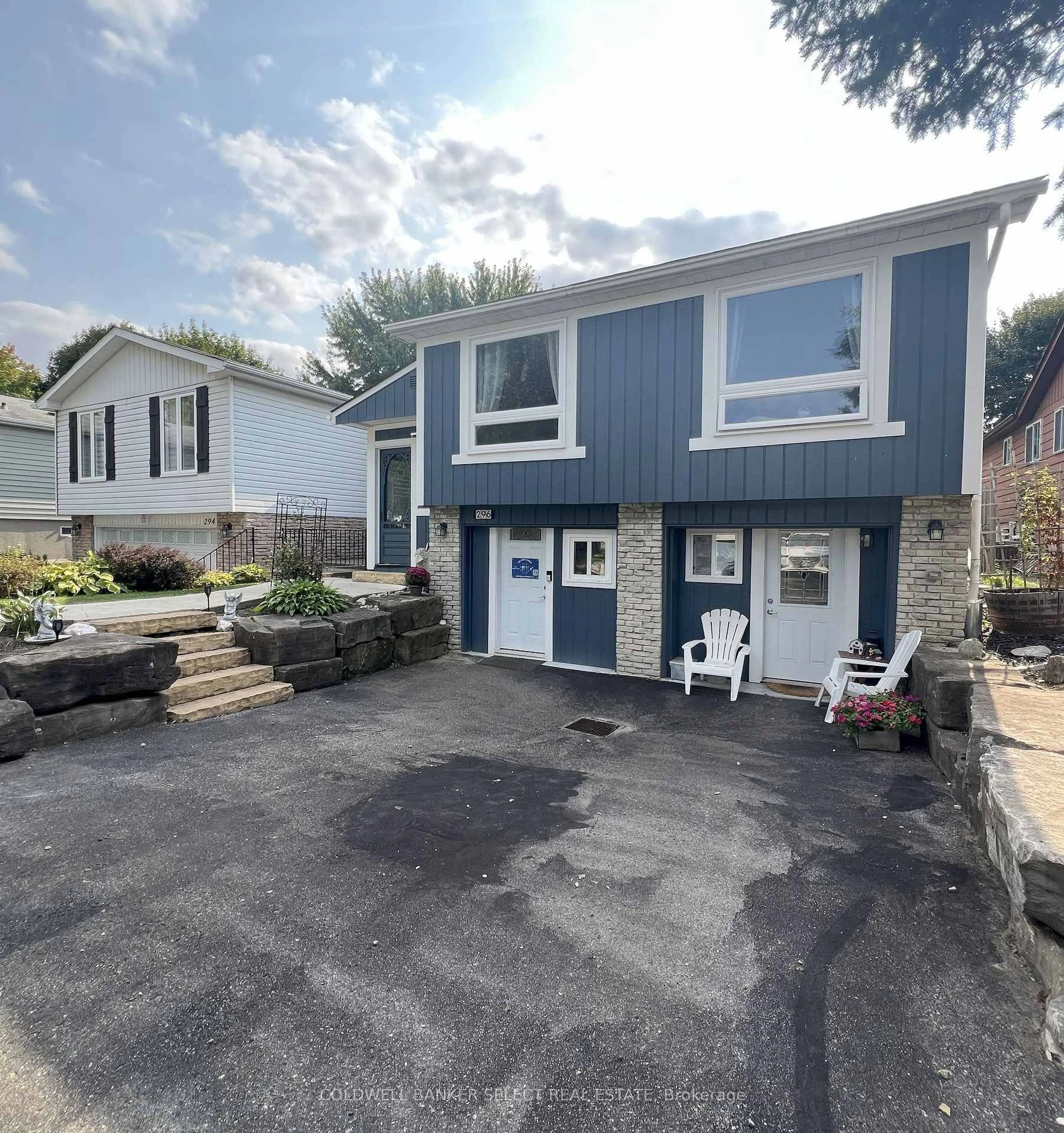 Home with vinyl exterior material, street for 296 Whitehead Cres, Caledon Ontario L7E 3Y1