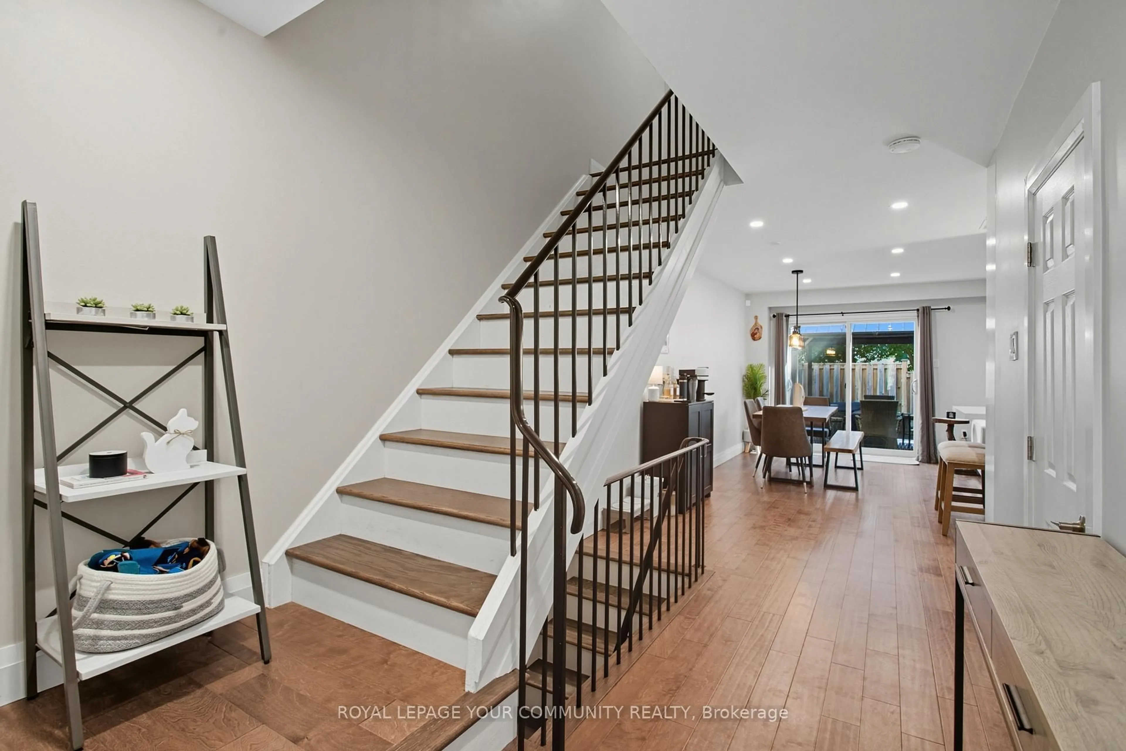 Unknown for 1528 Lancaster Dr #23, Oakville Ontario L6H 2Z2