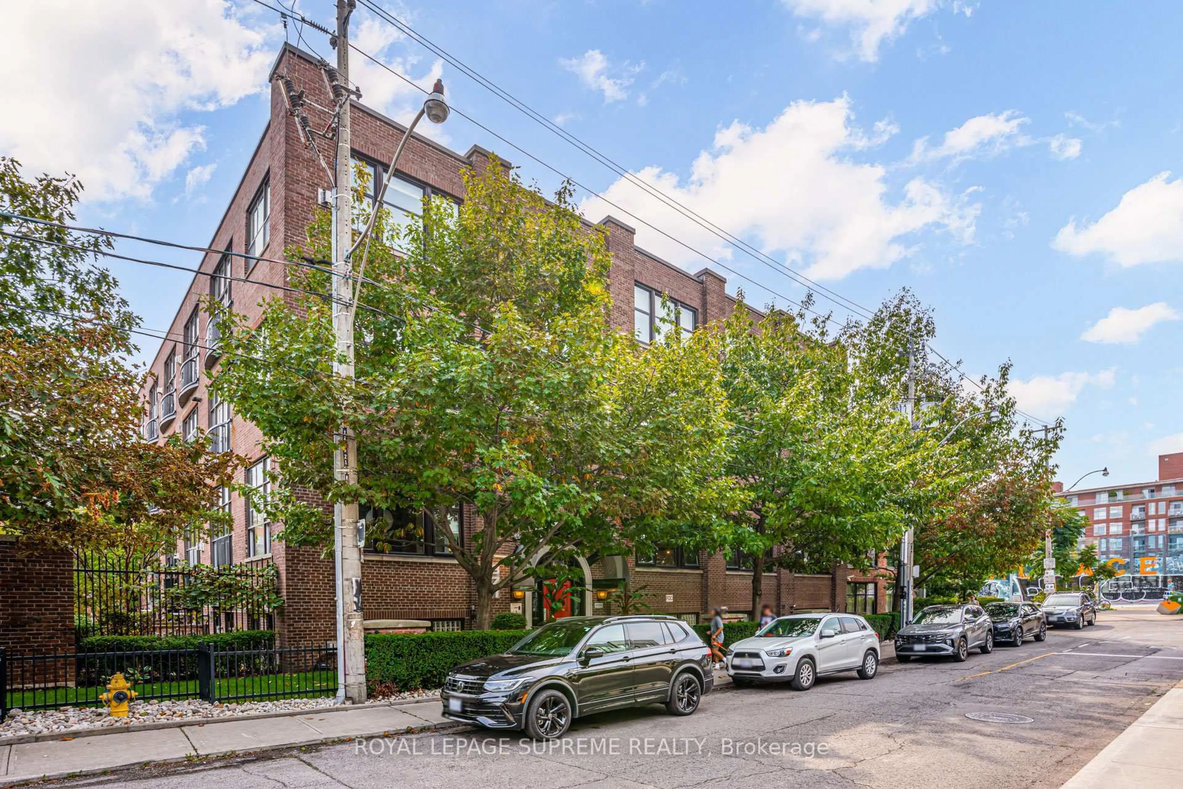 Unknown for 371 Wallace Ave #10, Toronto Ontario M6P 3N8