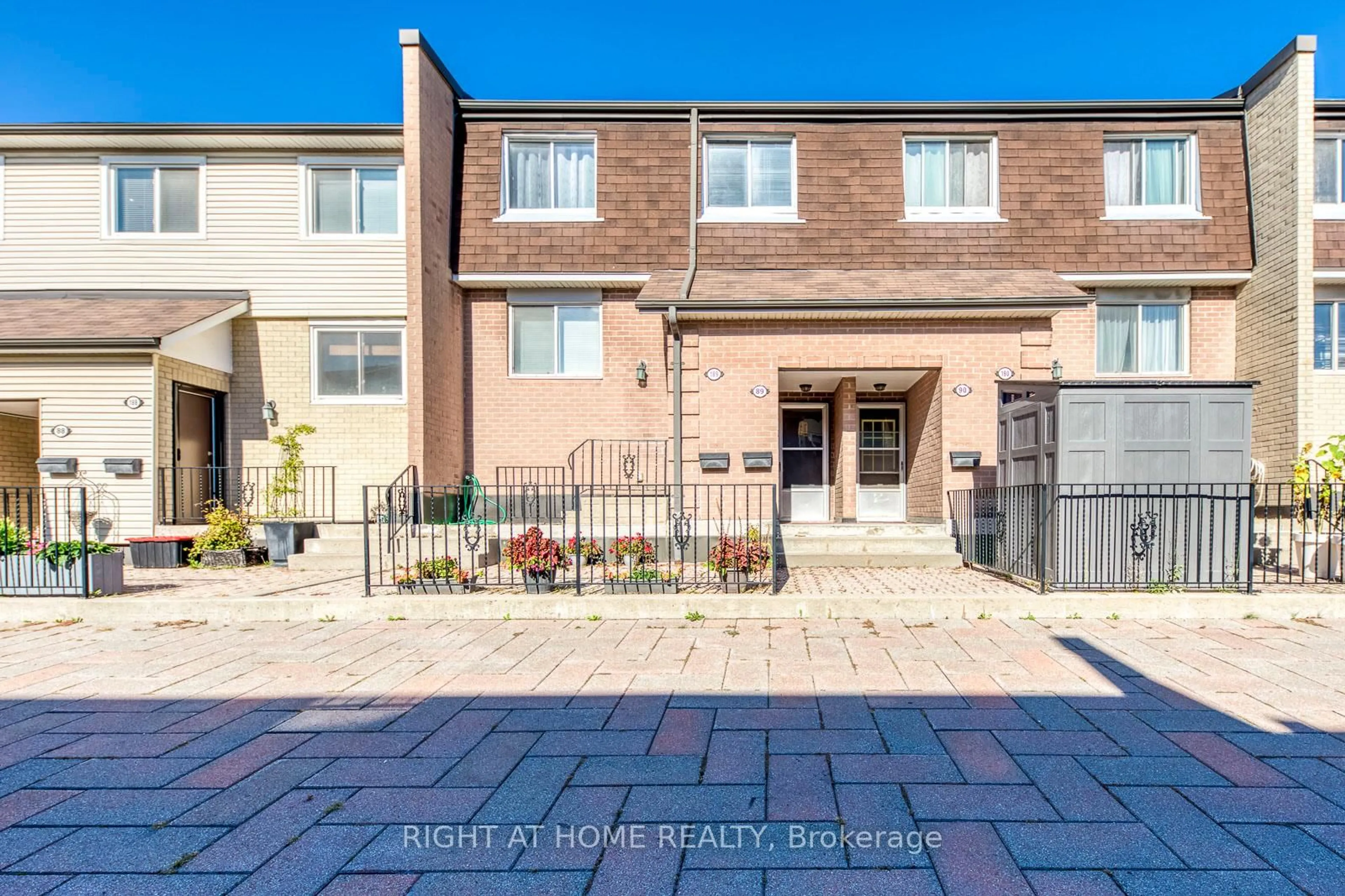 Home with brick exterior material, street for 2170 Bromsgrove Rd #89, Mississauga Ontario L5J 4J2