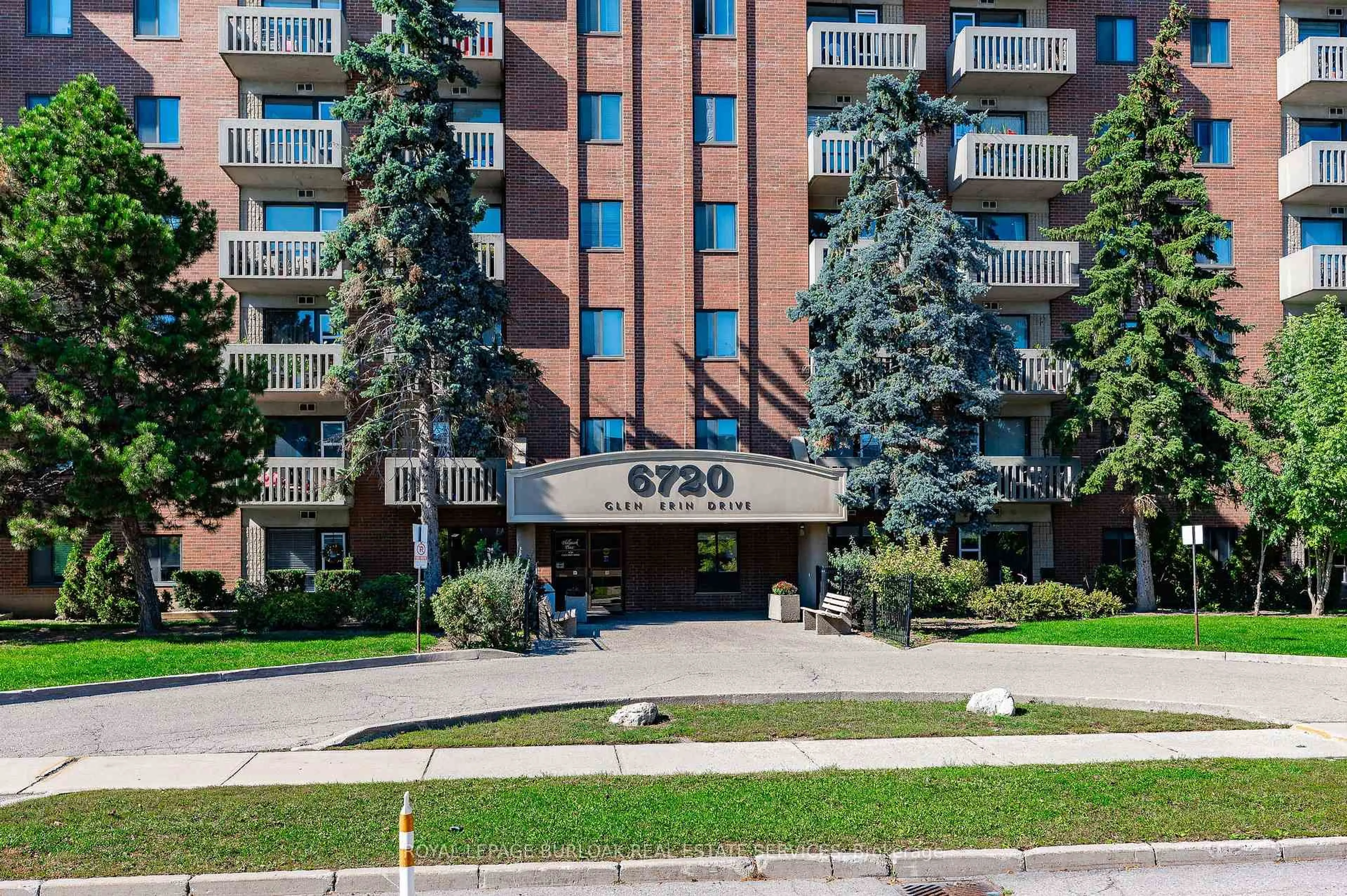 Patio, street for 6720 Glen Erin Dr #902, Mississauga Ontario L5N 3K8