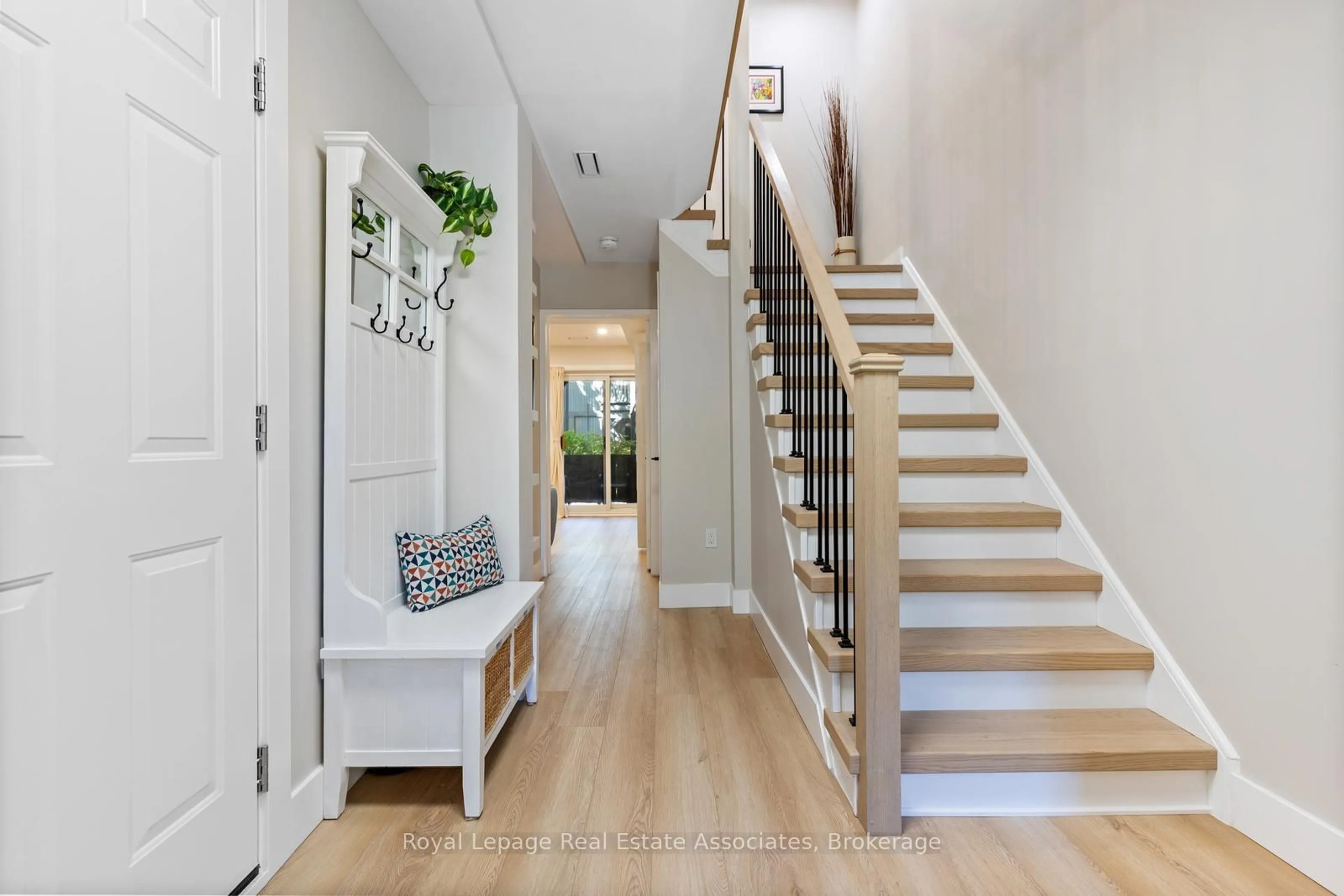 Indoor entryway for 1020 Walden Circ #20, Mississauga Ontario L5J 4J9