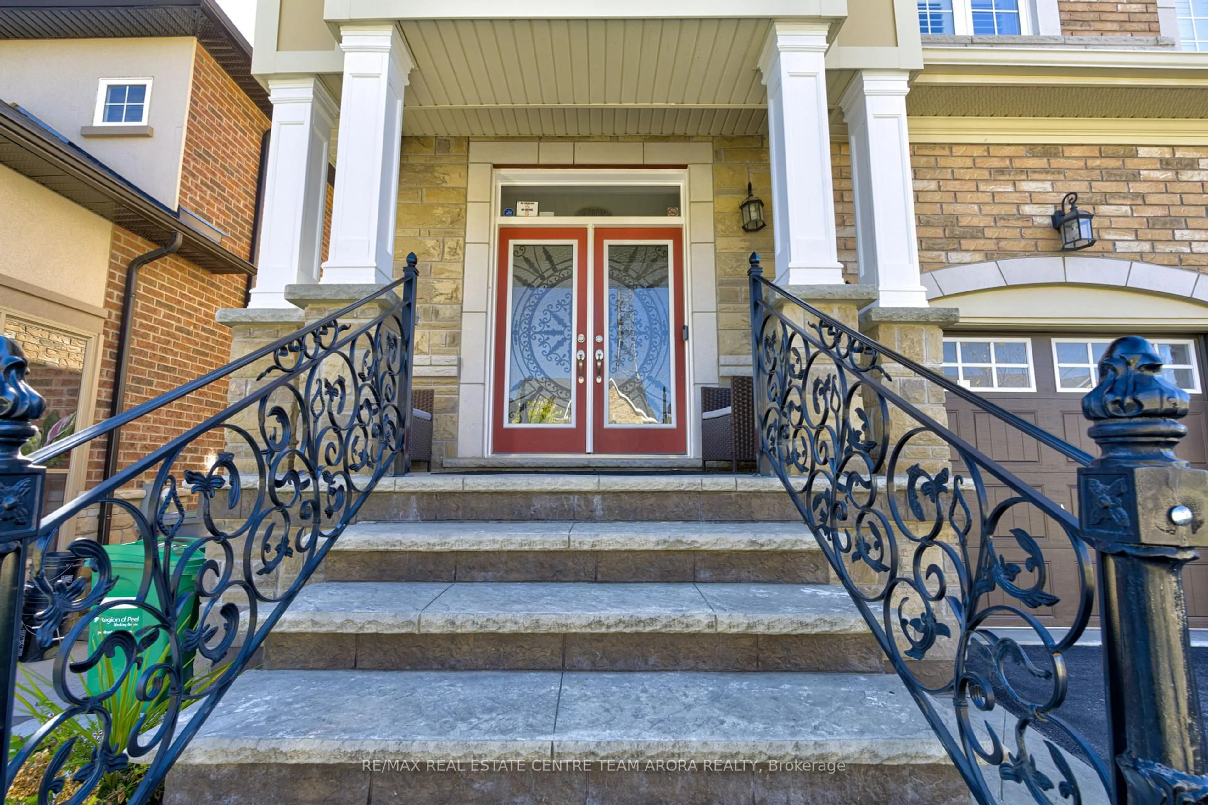 Unknown for 65 Monkton Circ, Brampton Ontario L6Y 5Z5