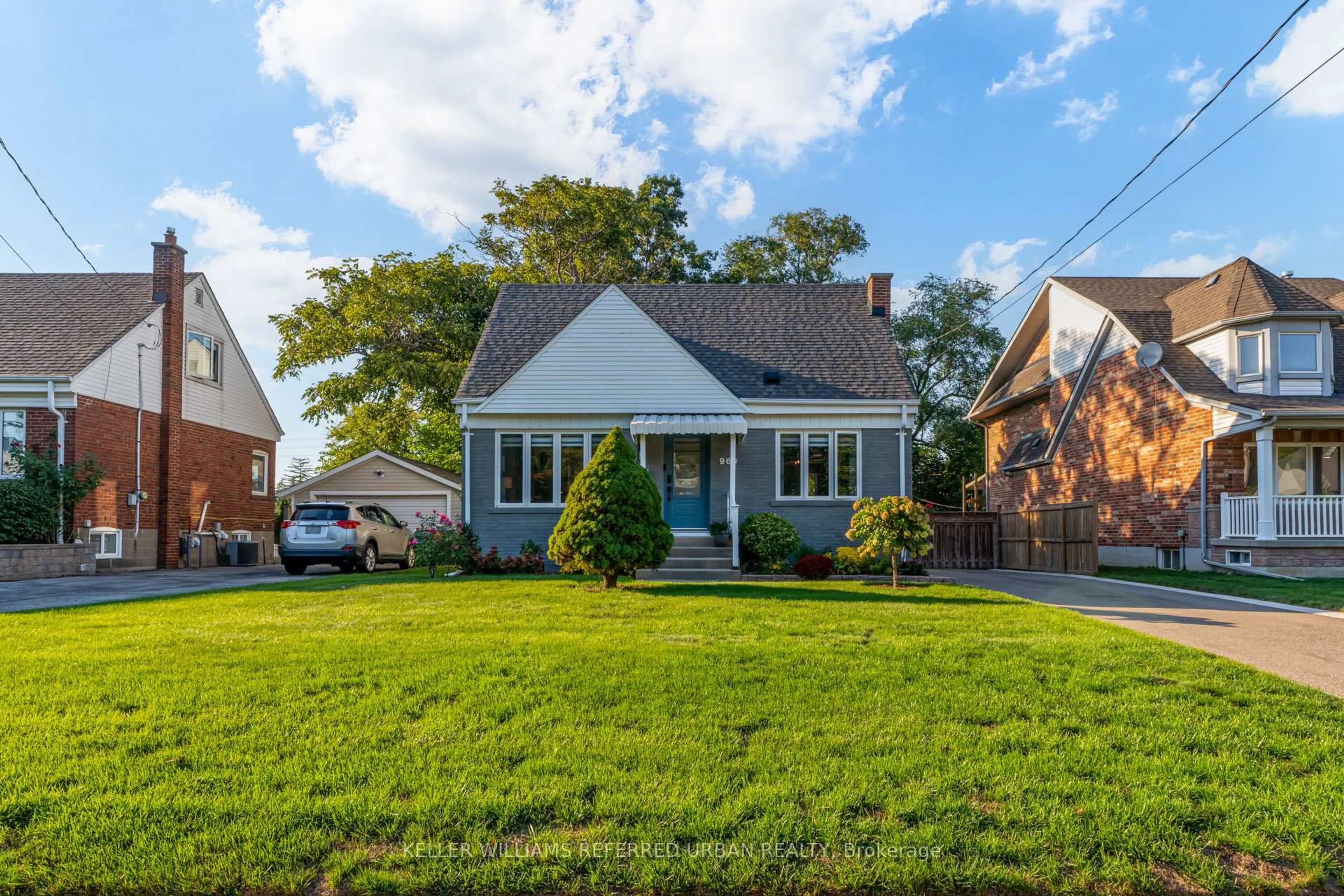 Home with brick exterior material, street for 969 Dormer St, Mississauga Ontario L5E 1T7