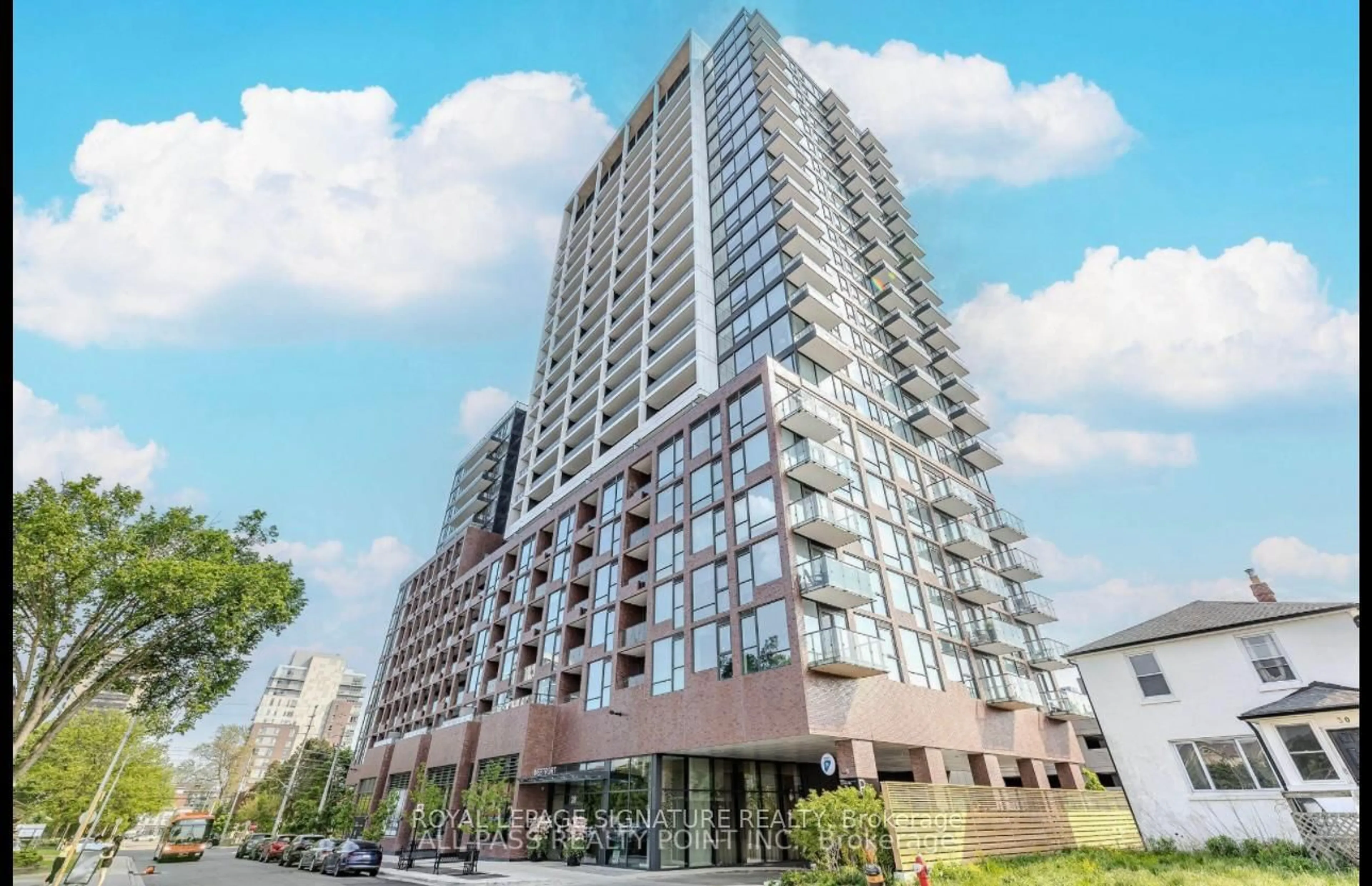 Unknown for 28 Ann St #914, Mississauga Ontario L5G 0E1