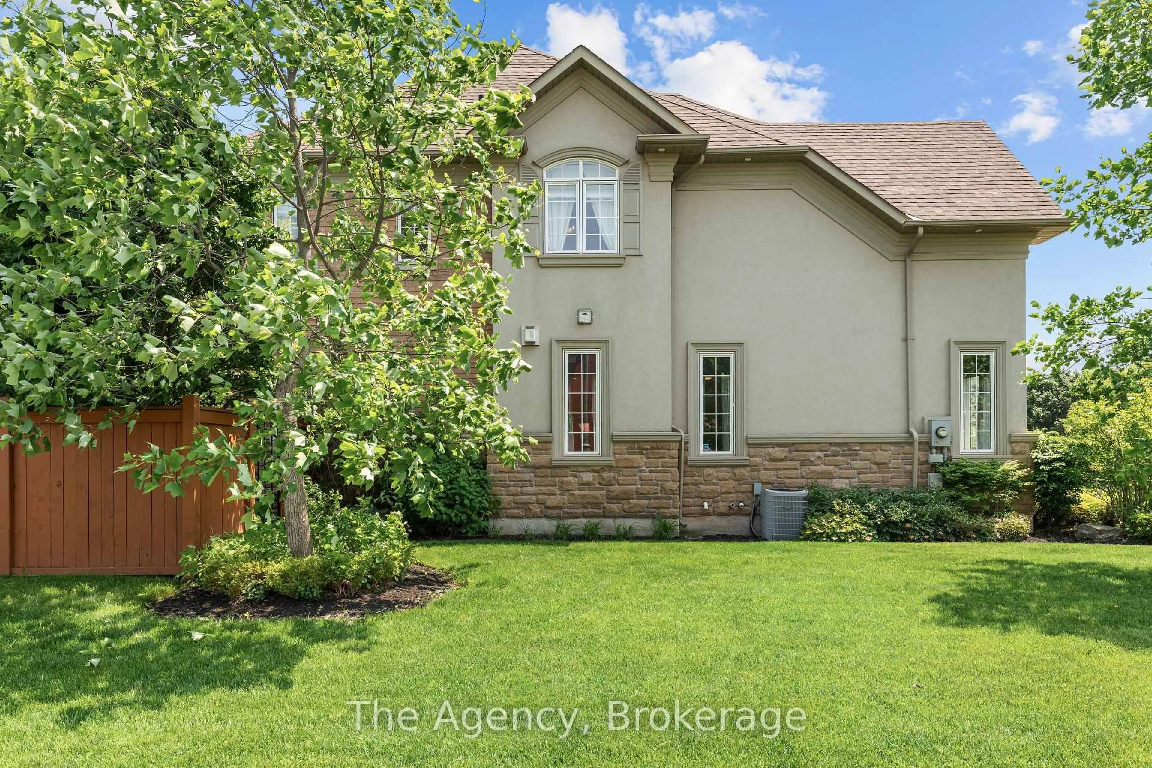 Unknown for 297 Fritillary St, Oakville Ontario L6L 6W7