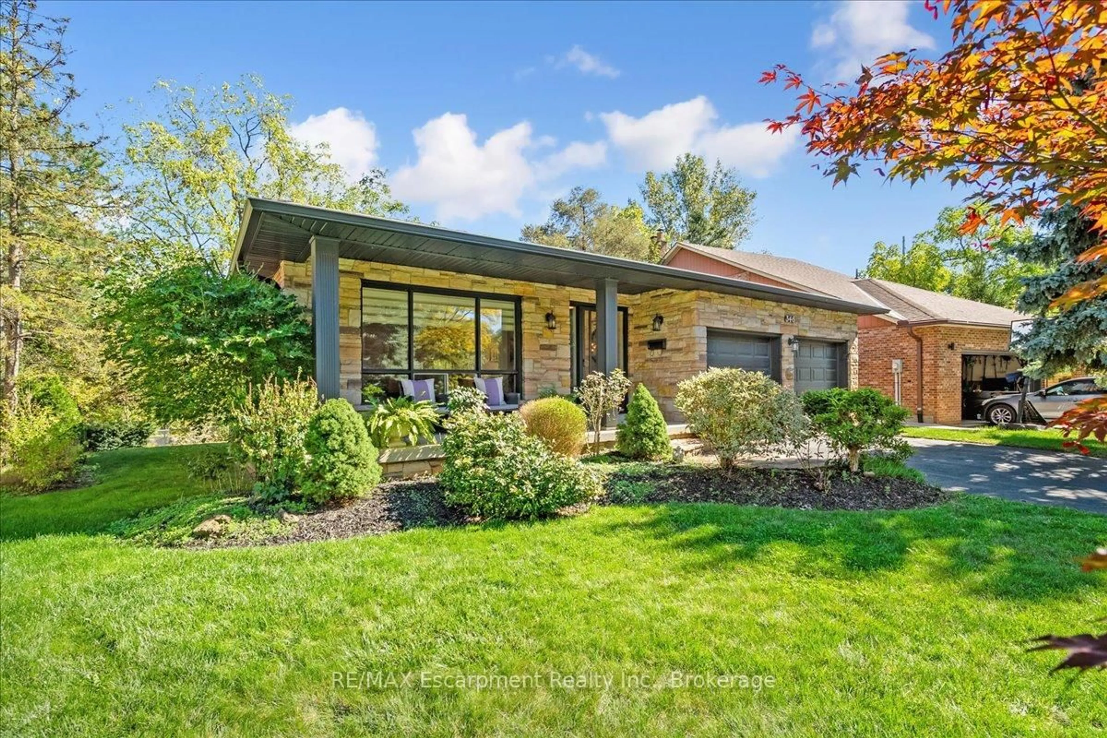 Home with brick exterior material, street for 346 Kingsway Pl, Milton Ontario L9T 4C8