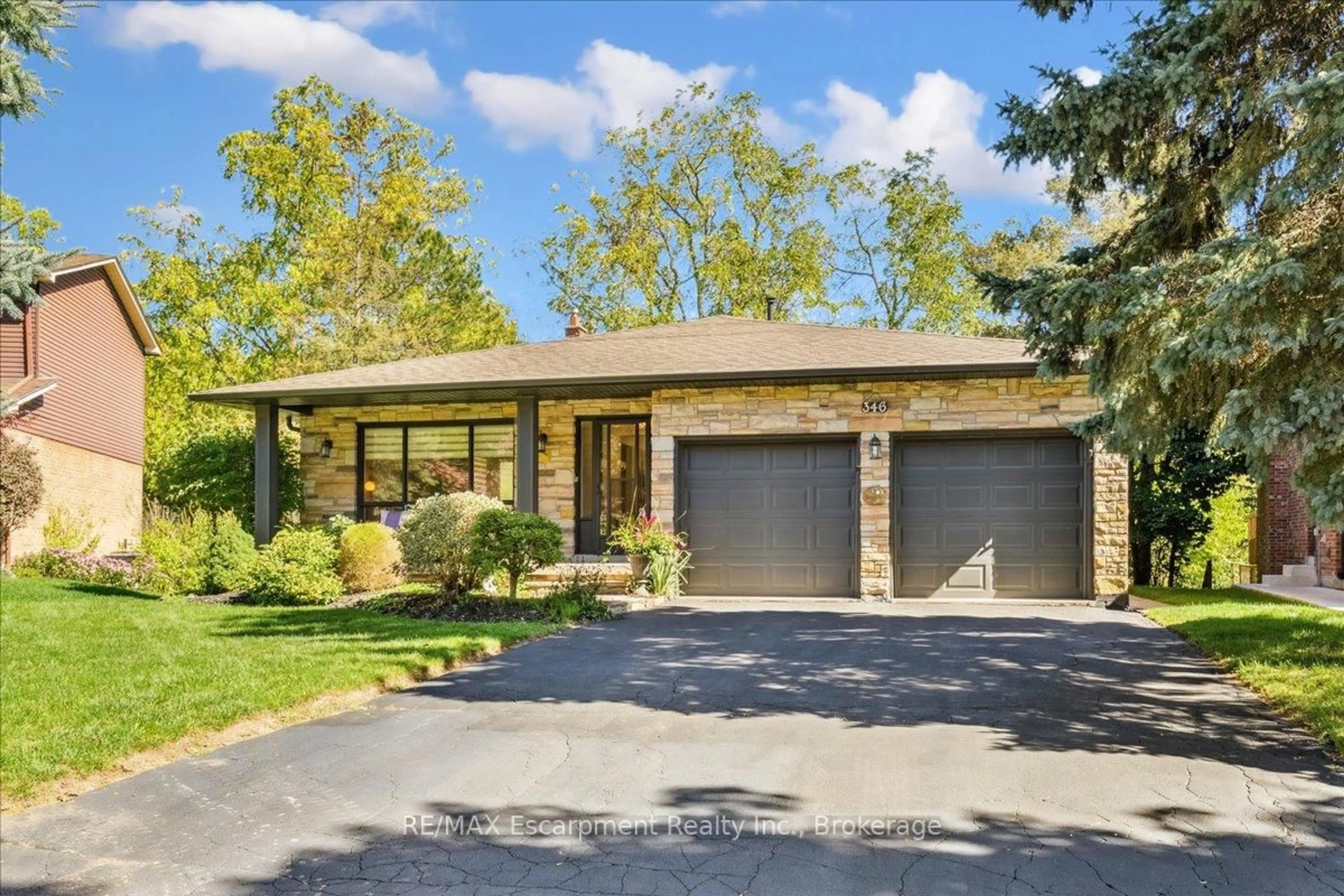 Home with brick exterior material, street for 346 Kingsway Pl, Milton Ontario L9T 4C8