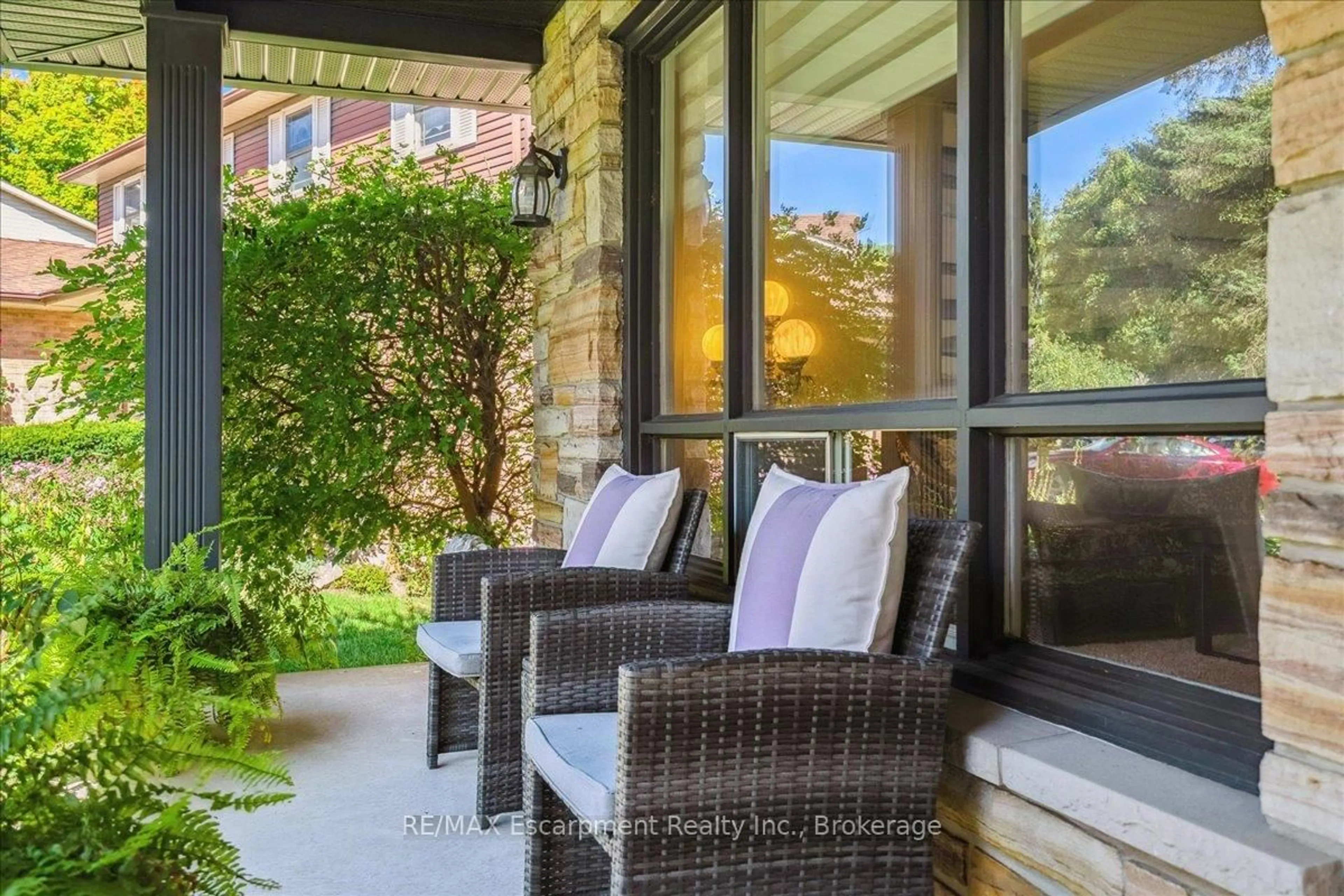 Patio, water/lake/river/ocean view for 346 Kingsway Pl, Milton Ontario L9T 4C8