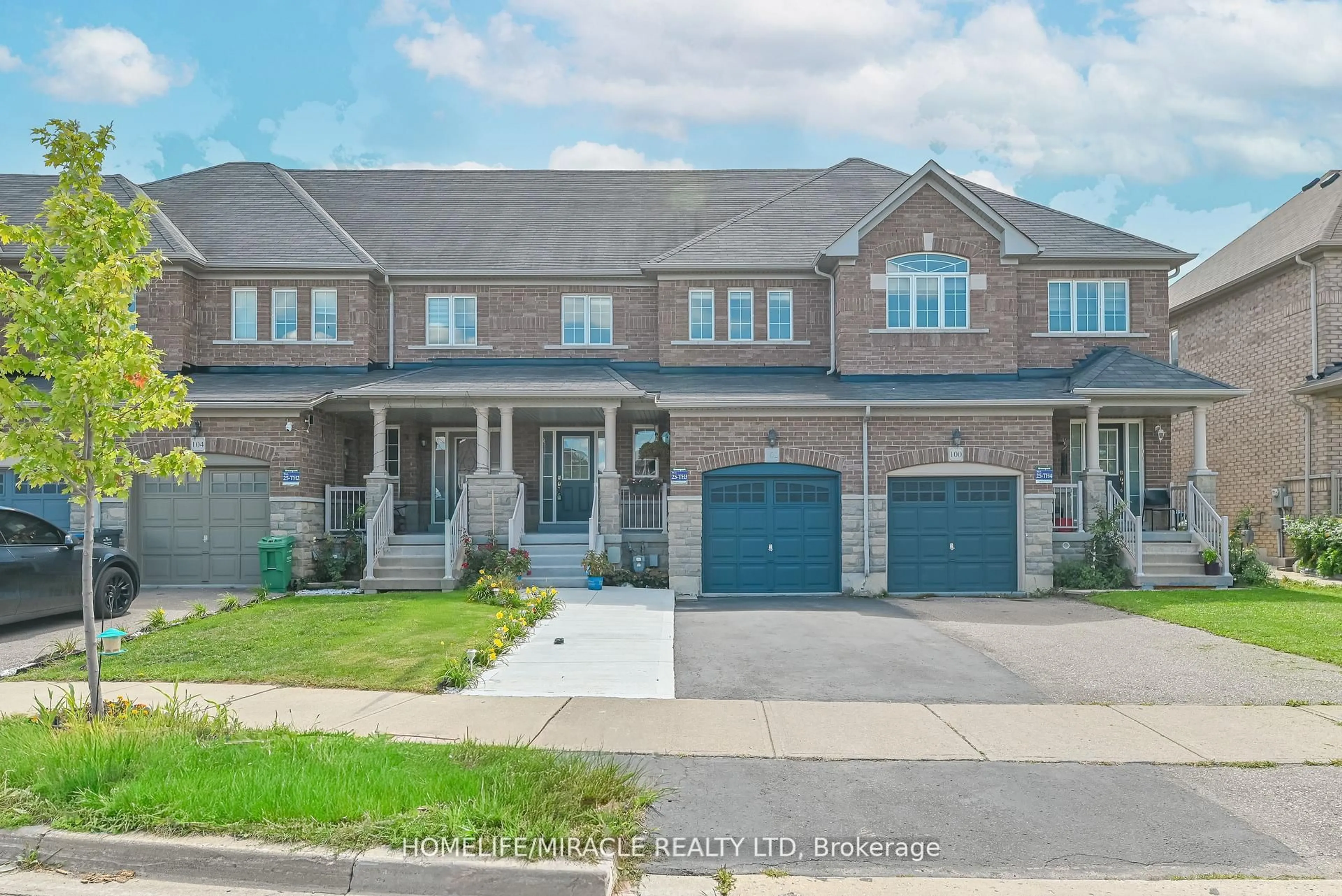 Home with brick exterior material, street for 102 Delport Clse, Brampton Ontario L6P 3T1