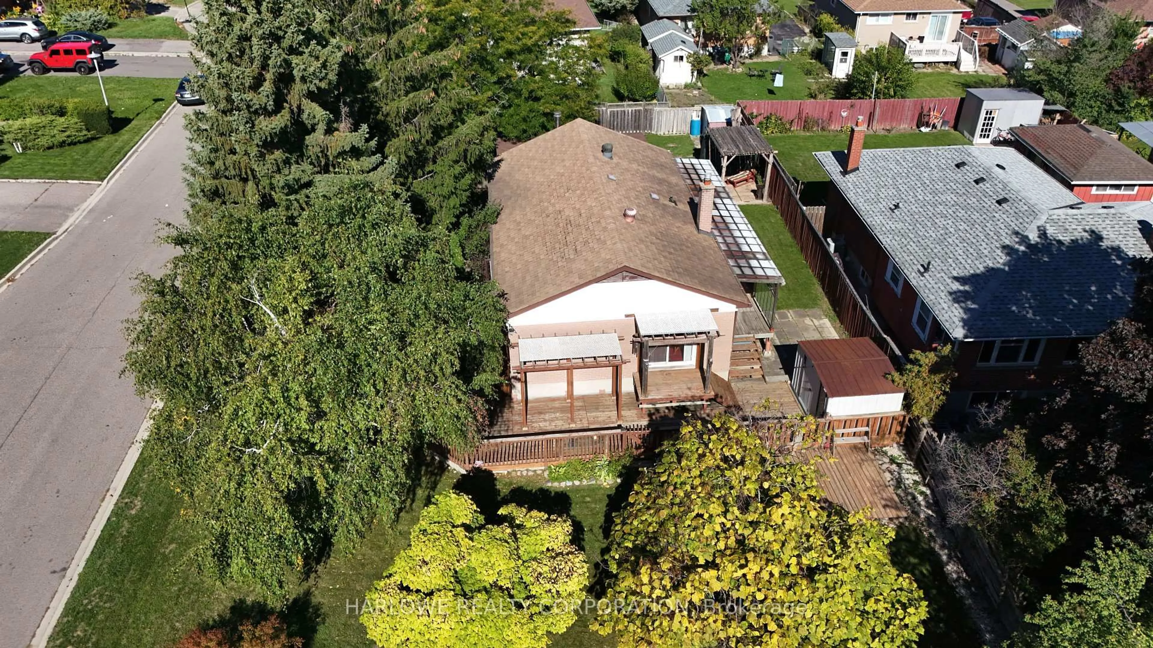 A pic from outside/outdoor area/front of a property/back of a property/a pic from drone, city buildings view from balcony for 39 Epsom Downs Dr, Brampton Ontario L6T 1Y7