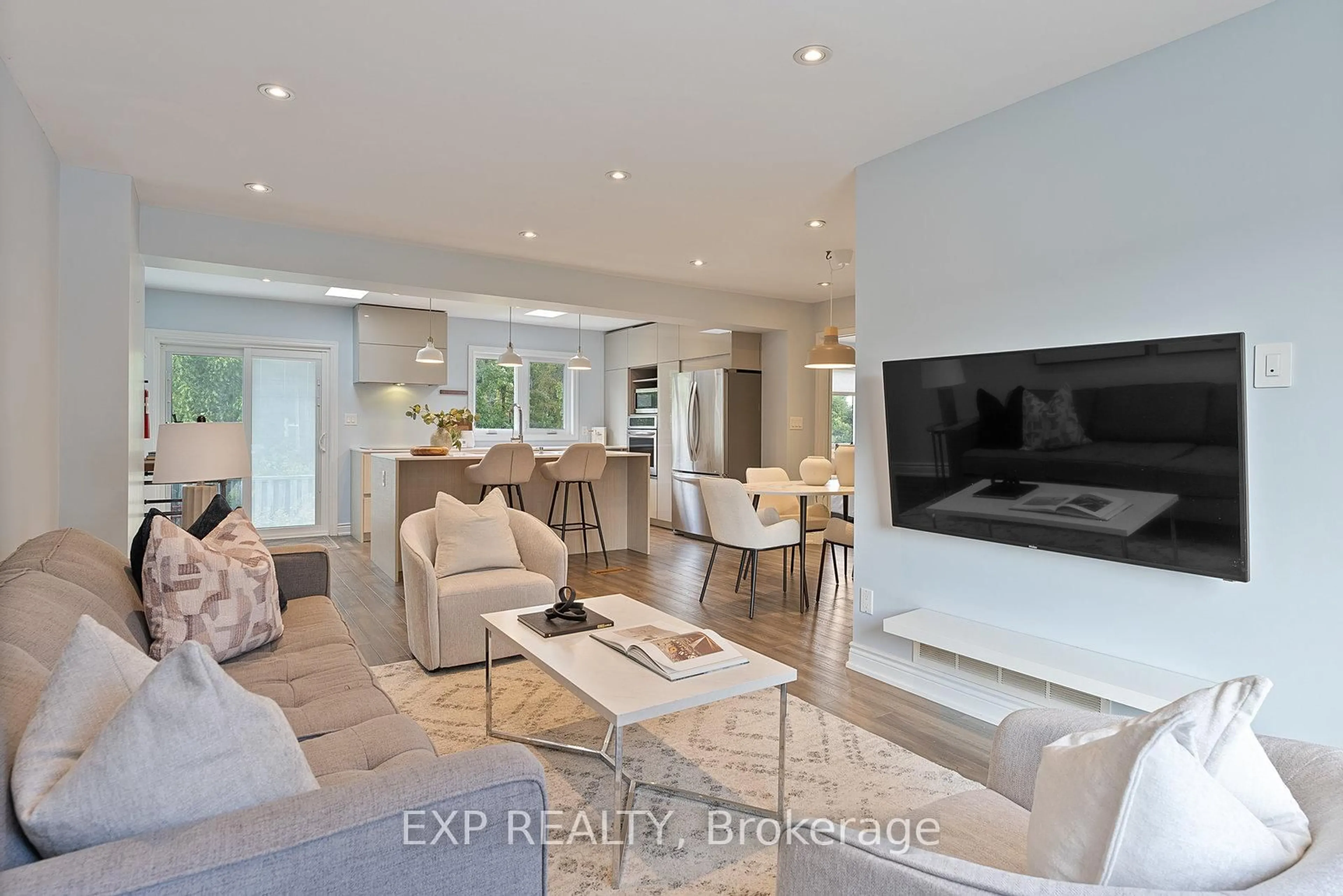 Unknown for 4056 Longo Circ, Mississauga Ontario L4T 4C6