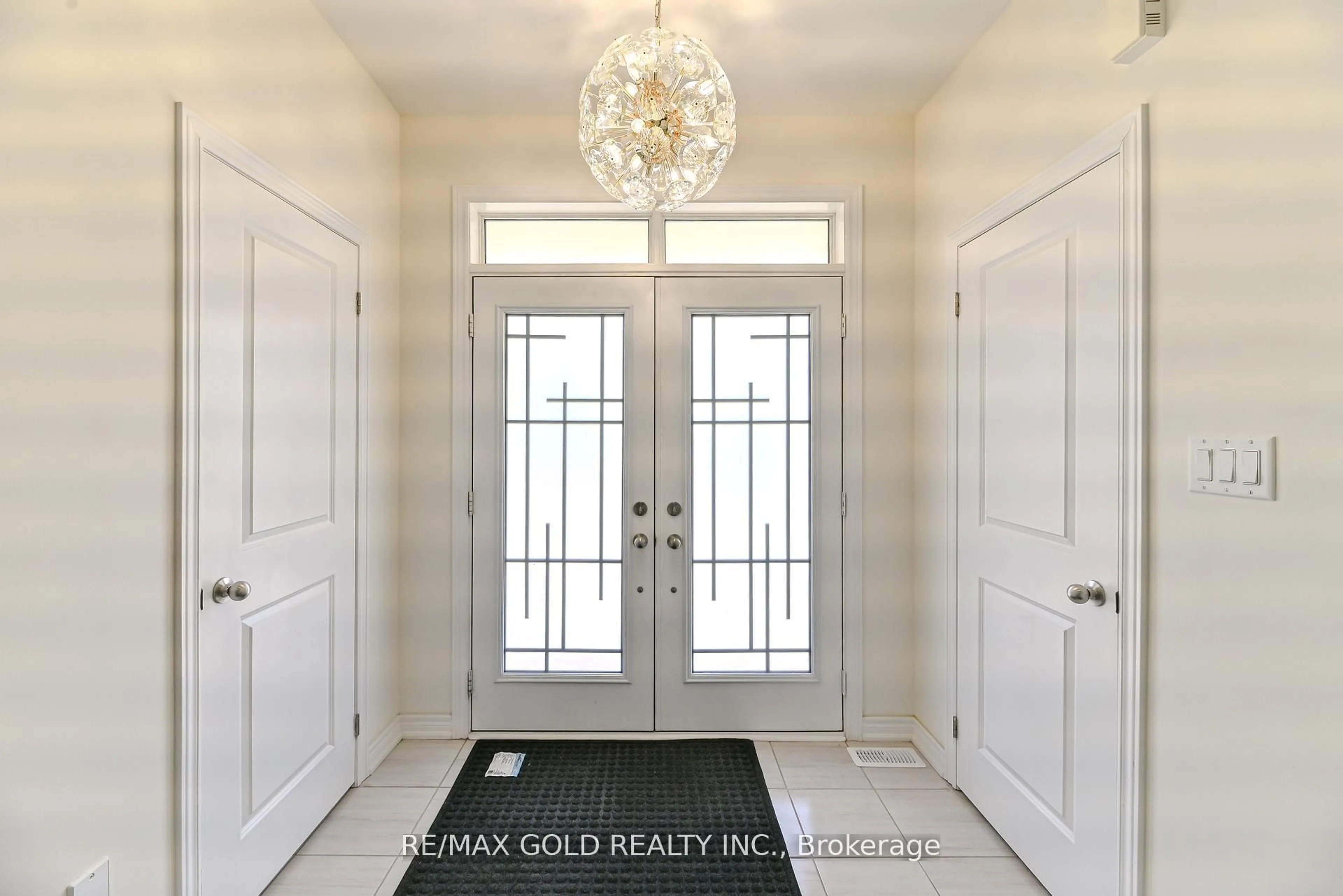 Indoor entryway for 59 Cobriza Cres, Brampton Ontario L7A 5A6