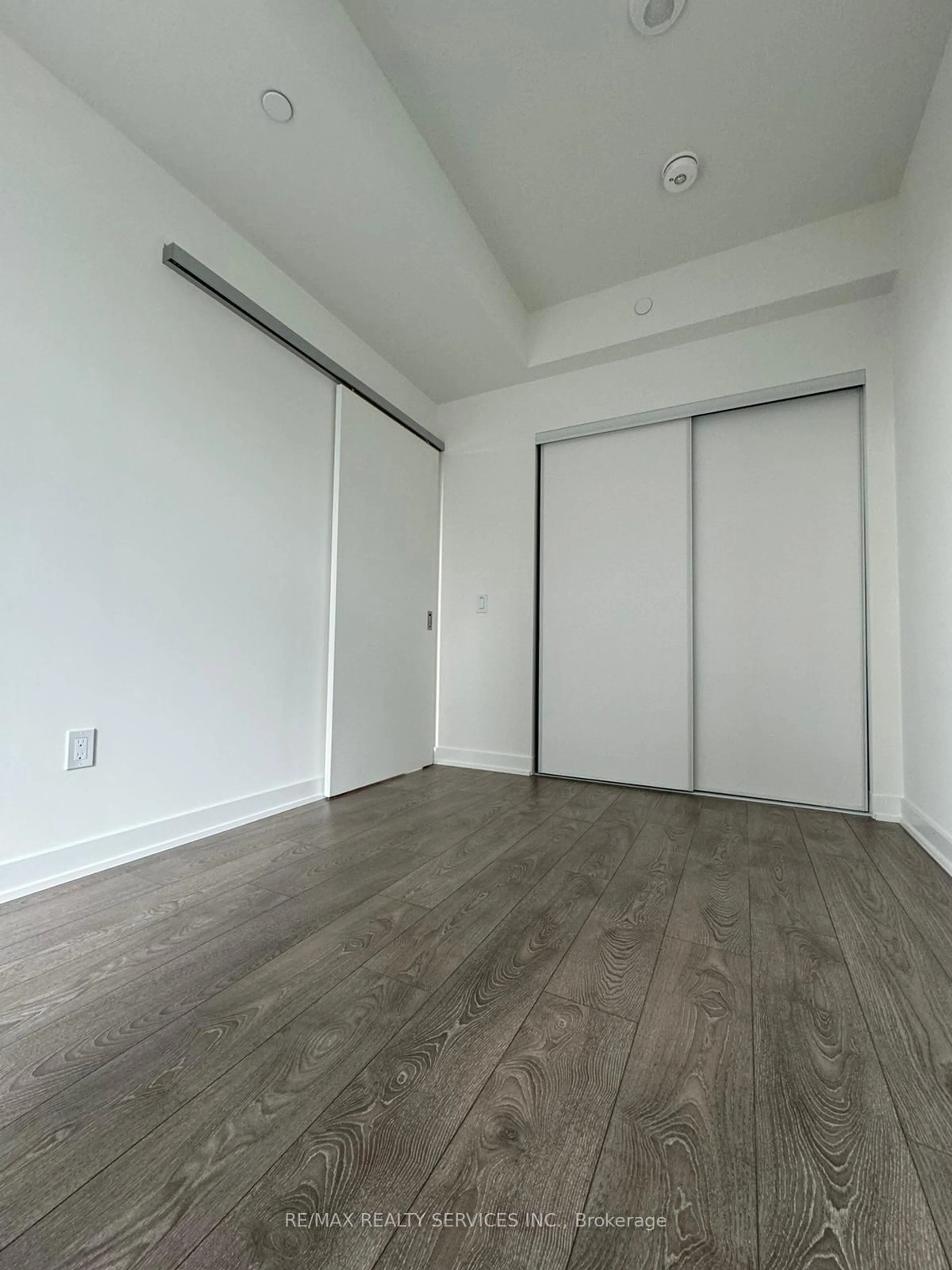 A pic of a room for 28 Ann St #511, Mississauga Ontario L5G 3G1