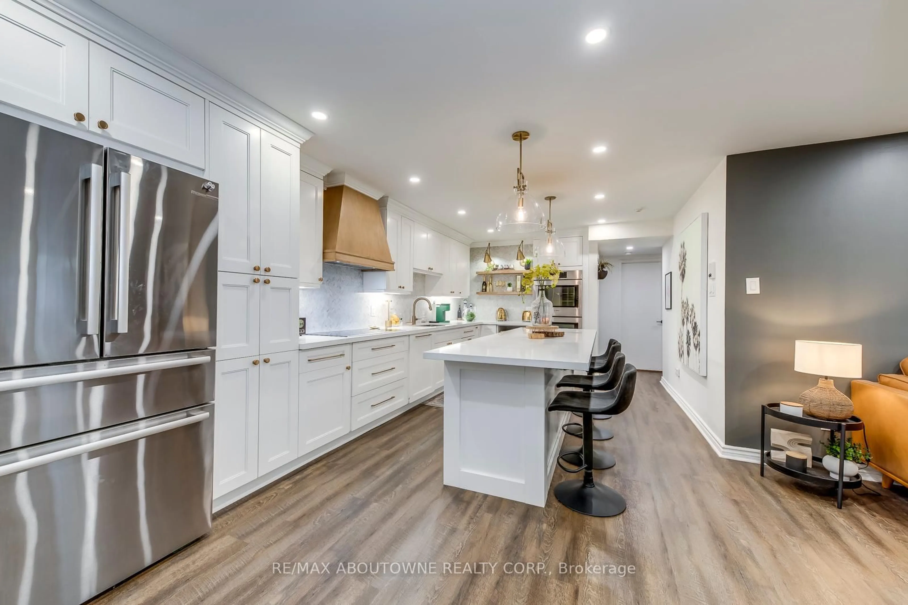 Open concept kitchen, unknown for 1496 Pilgrims Way #113, Oakville Ontario L6M 3G9