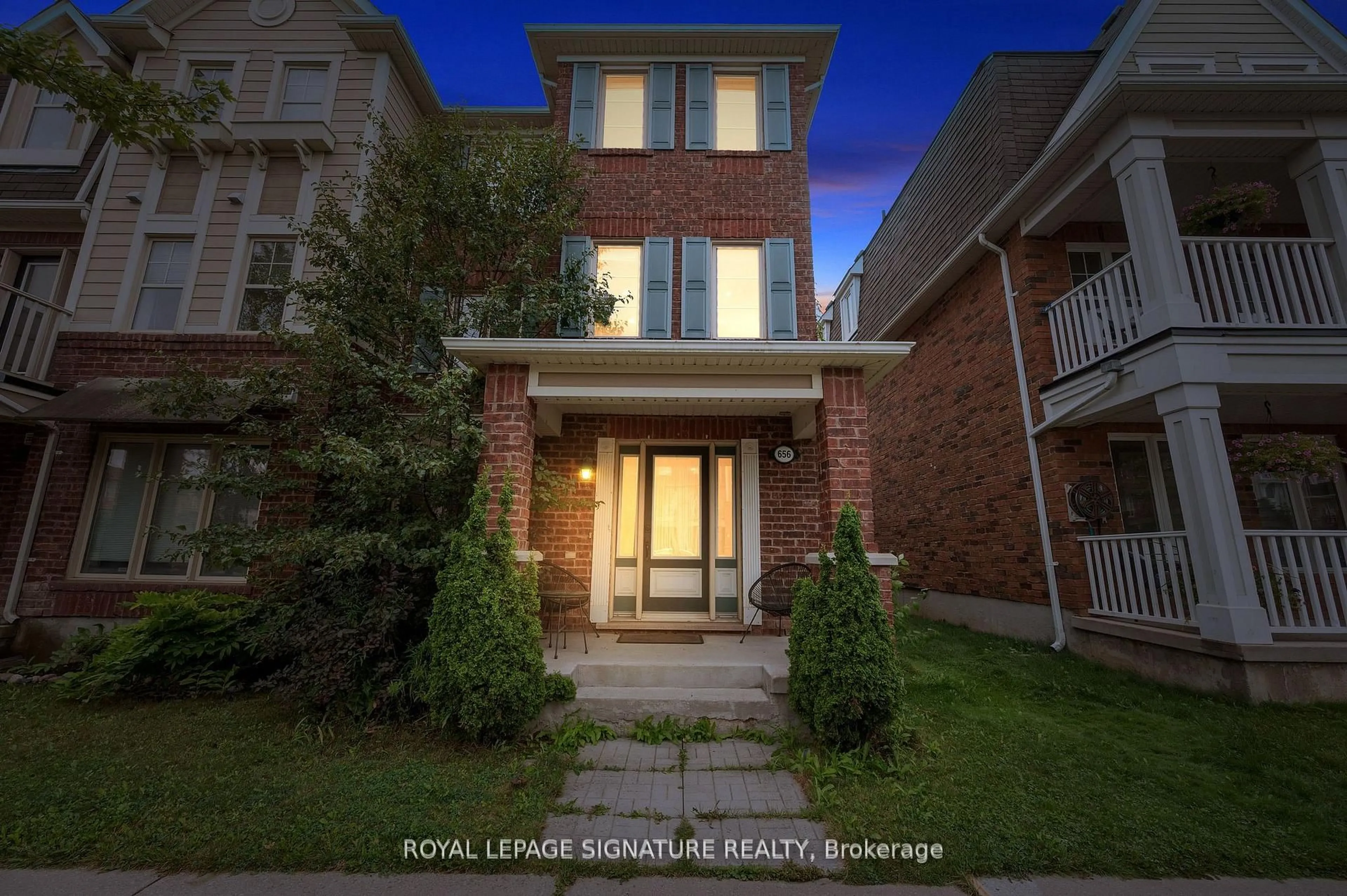 Home with brick exterior material, street for 656 Scott Blvd, Milton Ontario L9T 0P3