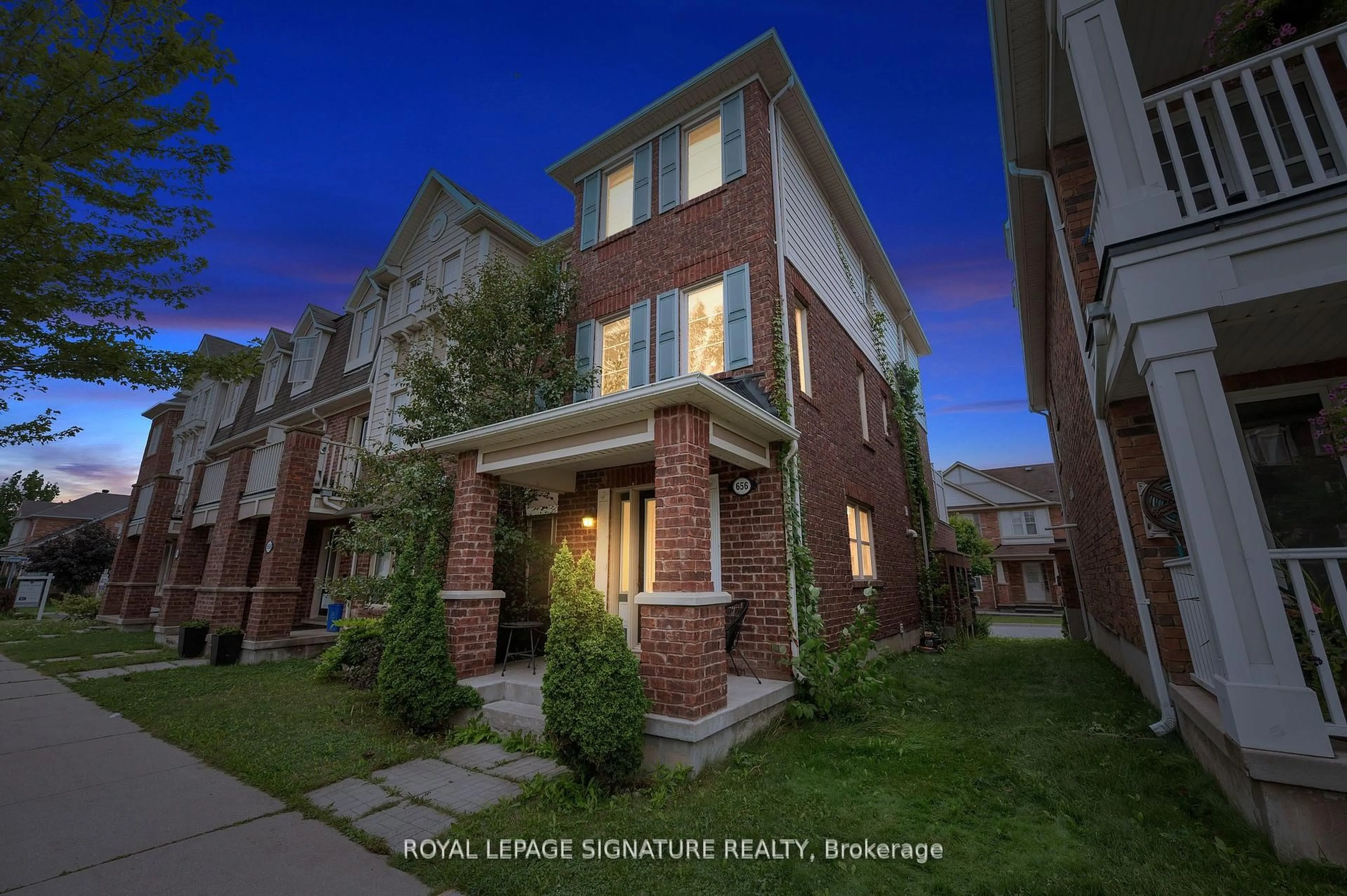 Home with brick exterior material, street for 656 Scott Blvd, Milton Ontario L9T 0P3