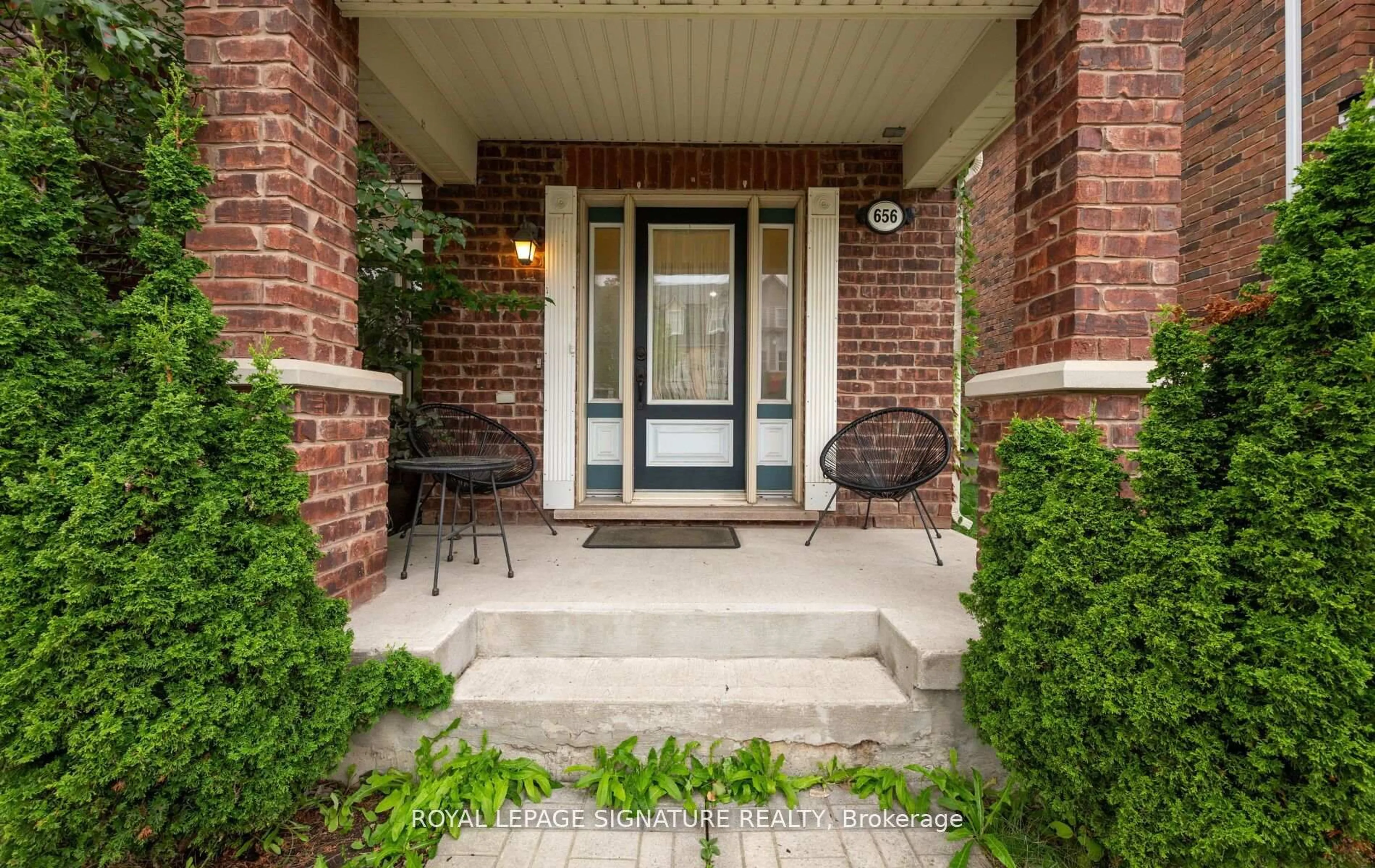 Indoor entryway for 656 Scott Blvd, Milton Ontario L9T 0P3