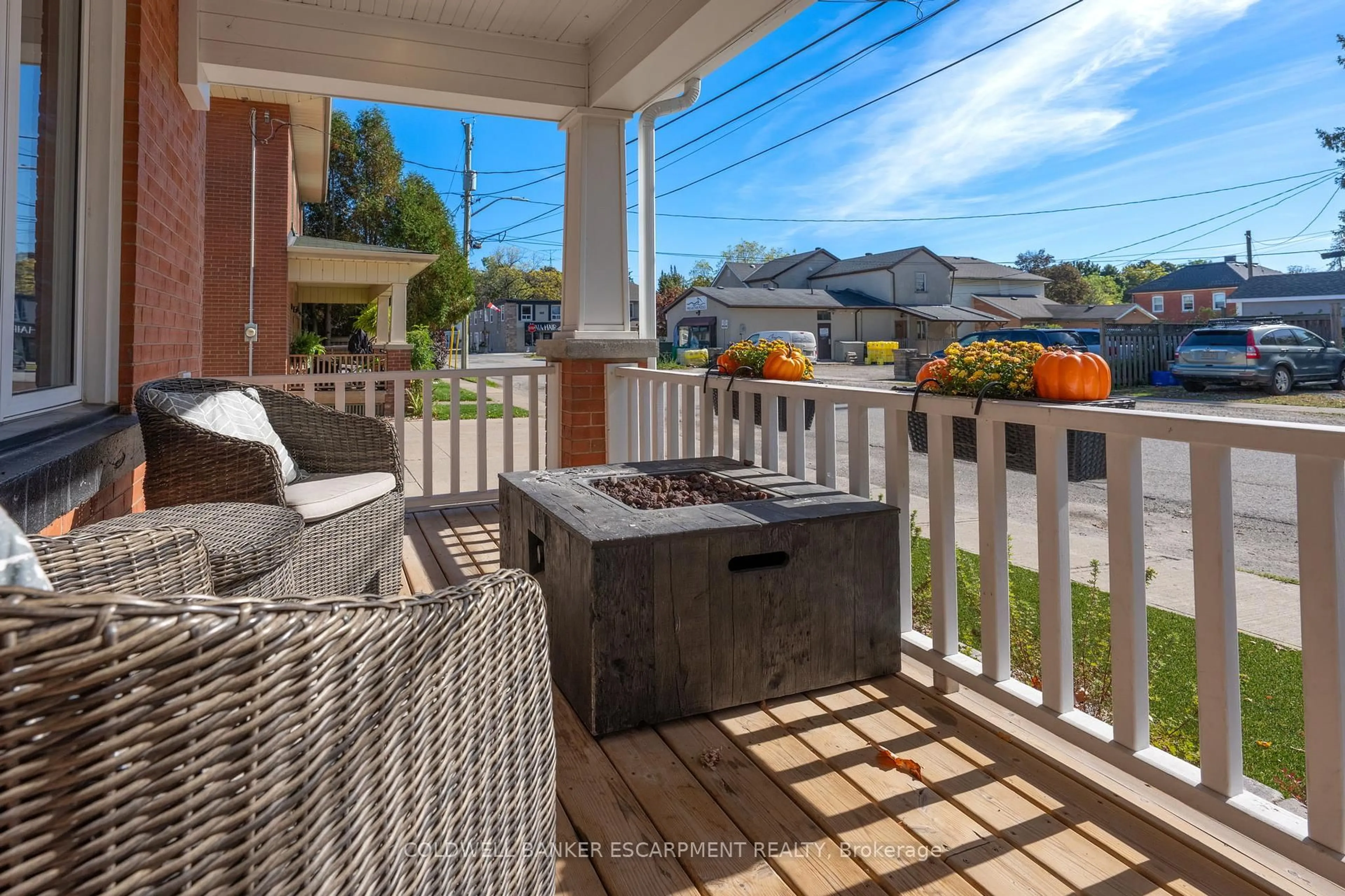 Patio, unknown for 13 Wilbur St, Halton Hills Ontario L7J 2C3
