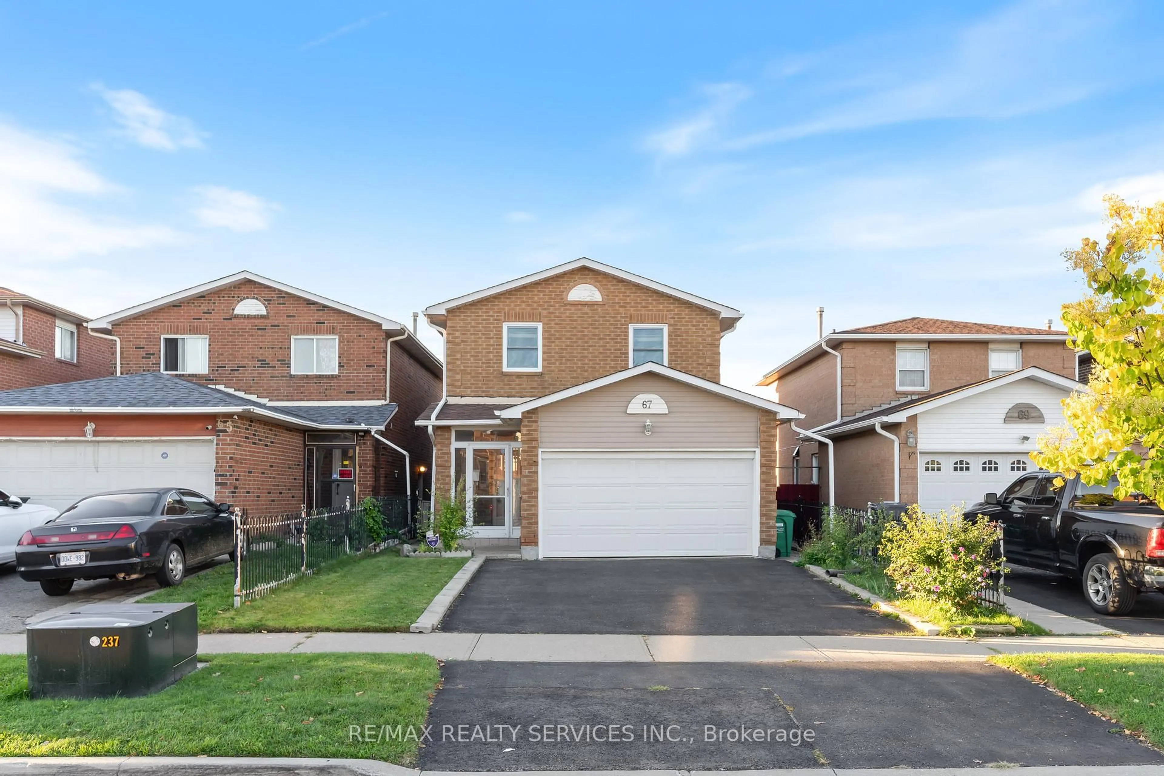 A pic from outside/outdoor area/front of a property/back of a property/a pic from drone, street for 67 Wildercroft Ave, Brampton Ontario L6V 4G6