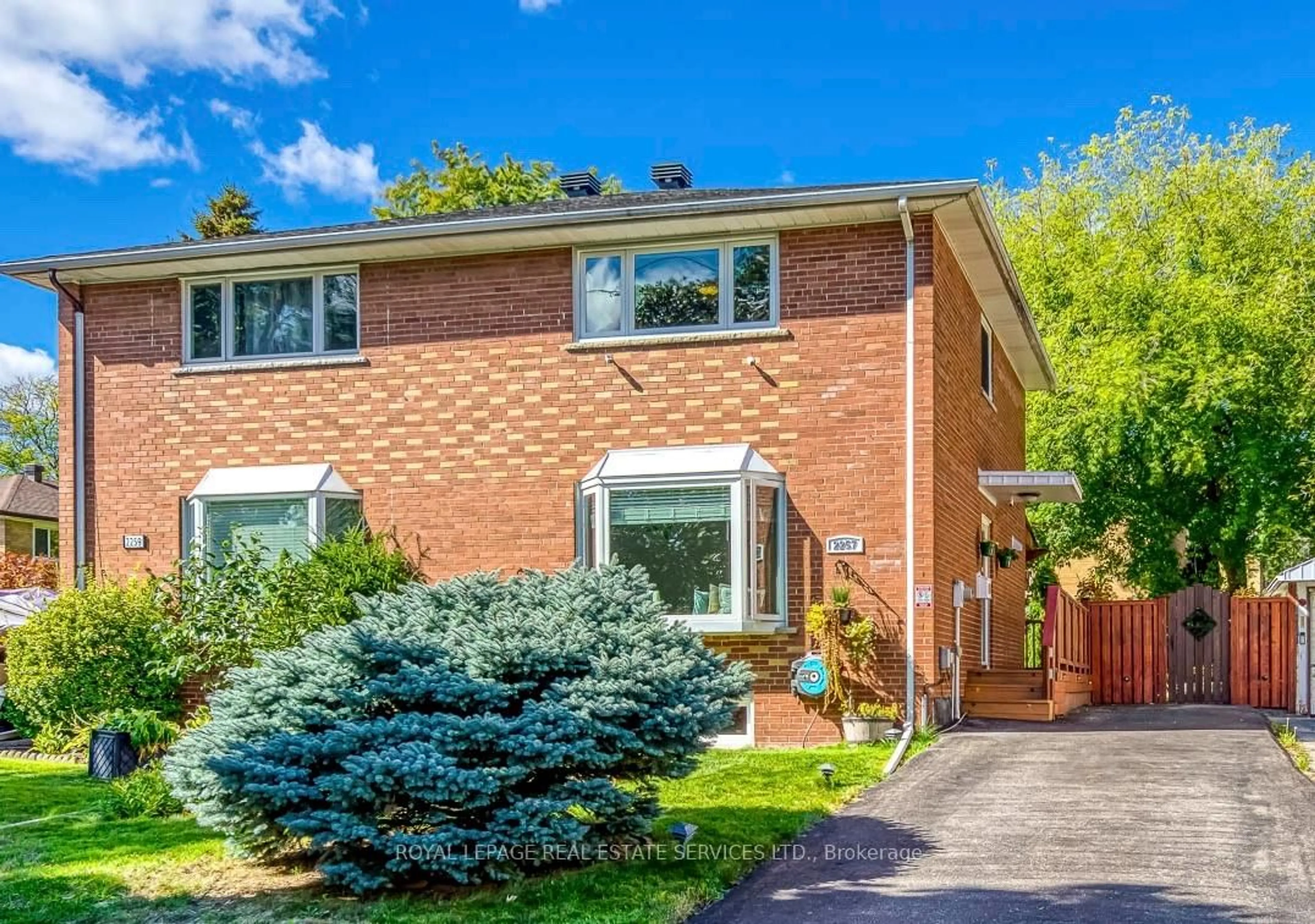 Home with brick exterior material, street for 2257 Wiseman Crt, Mississauga Ontario L5J 1P4