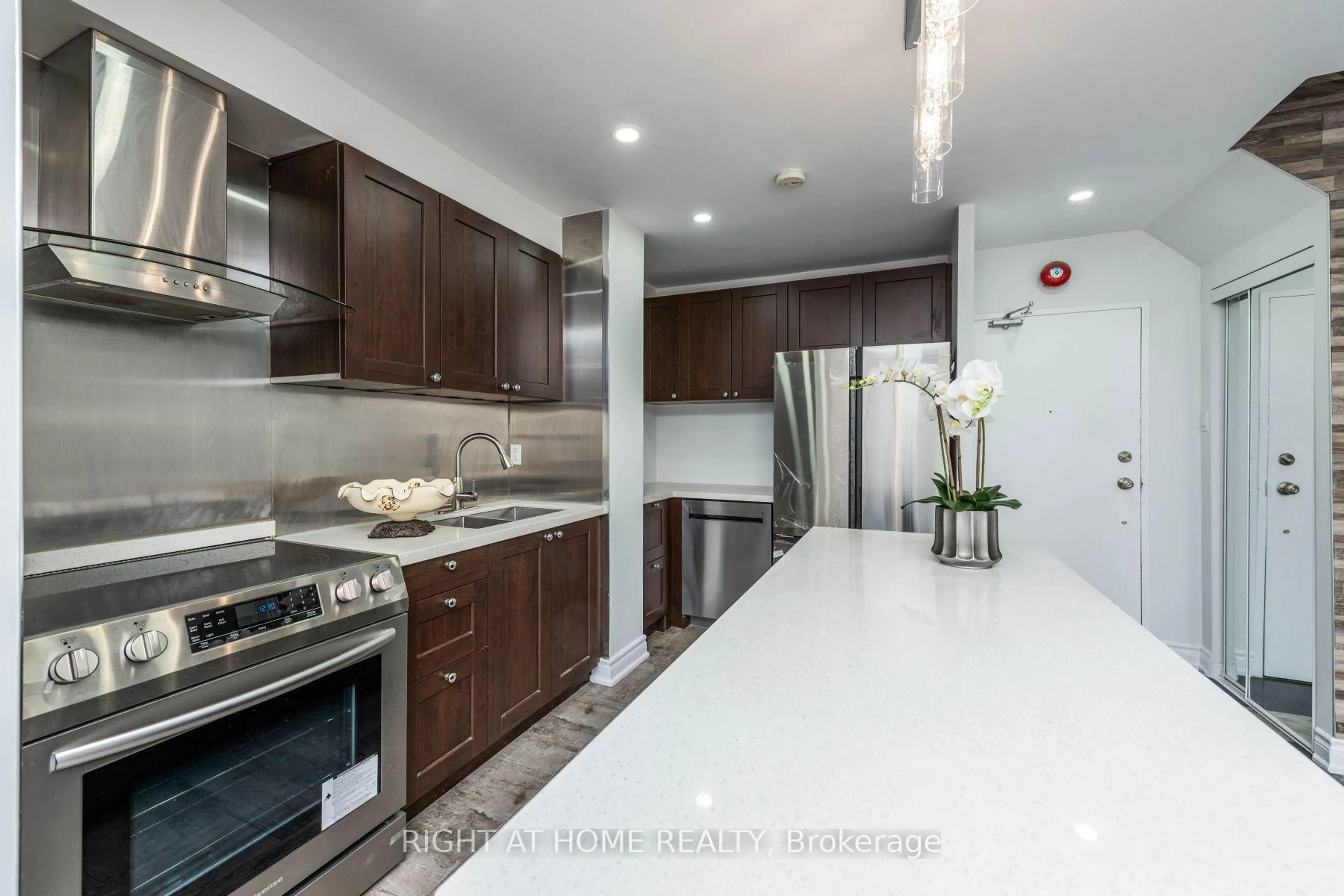 Unknown for 1395 Williamsport Dr #357, Mississauga Ontario L4X 2T4
