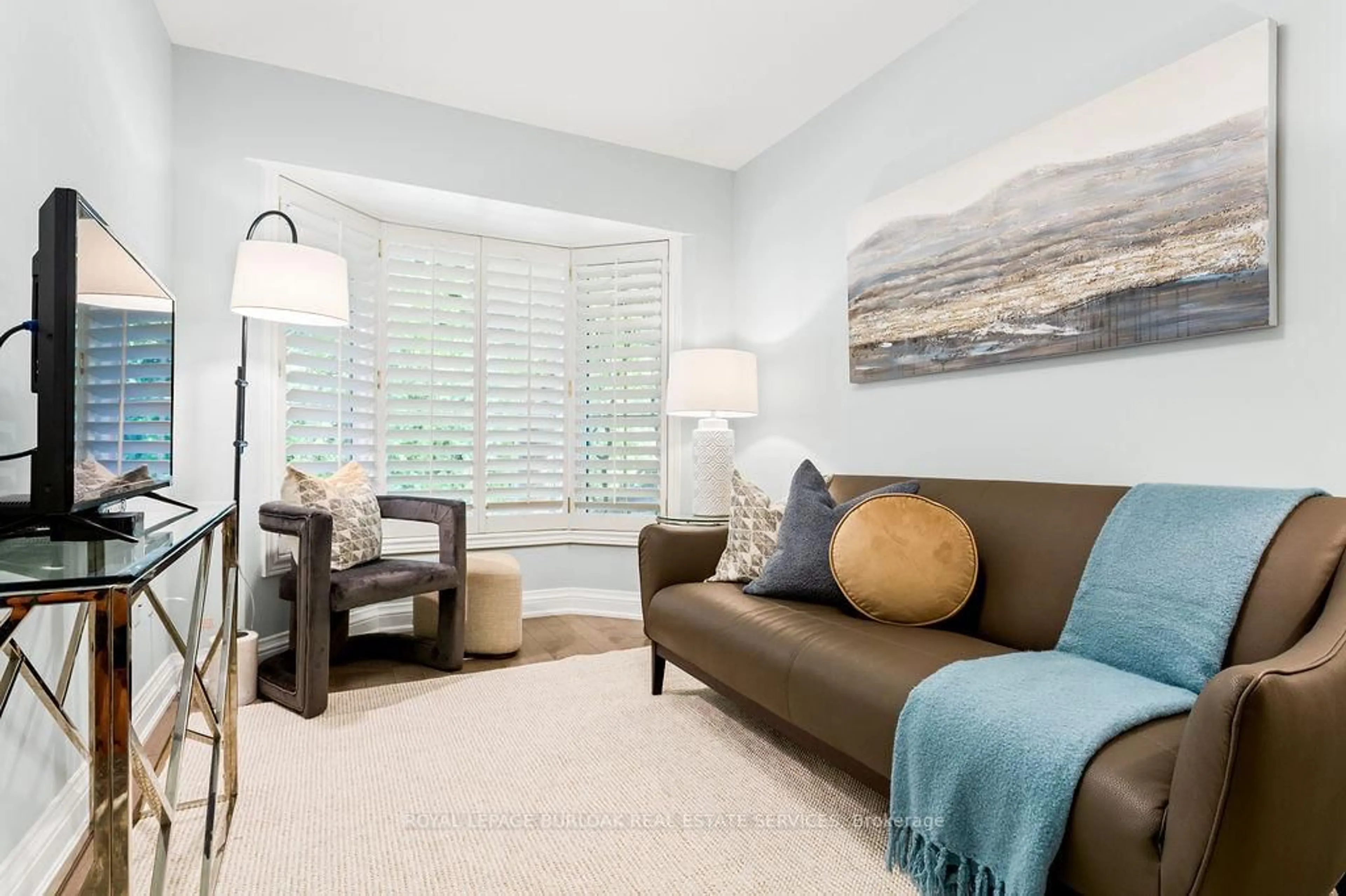 Living room with furniture, unknown for 2350 New St #33, Burlington Ontario L7R 4P8