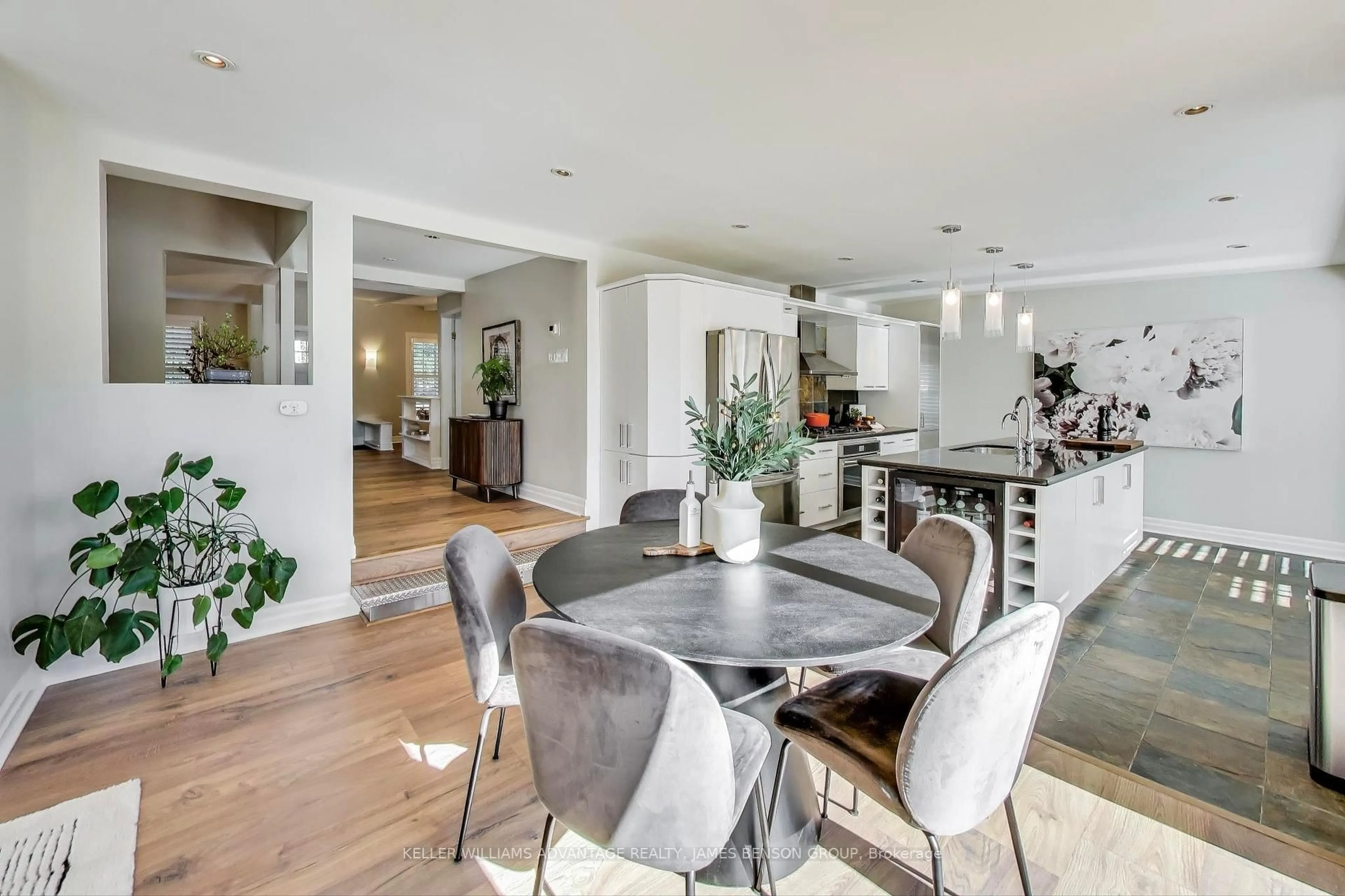 Unknown for 1188 Mineola Gdns, Mississauga Ontario L5G 3X9