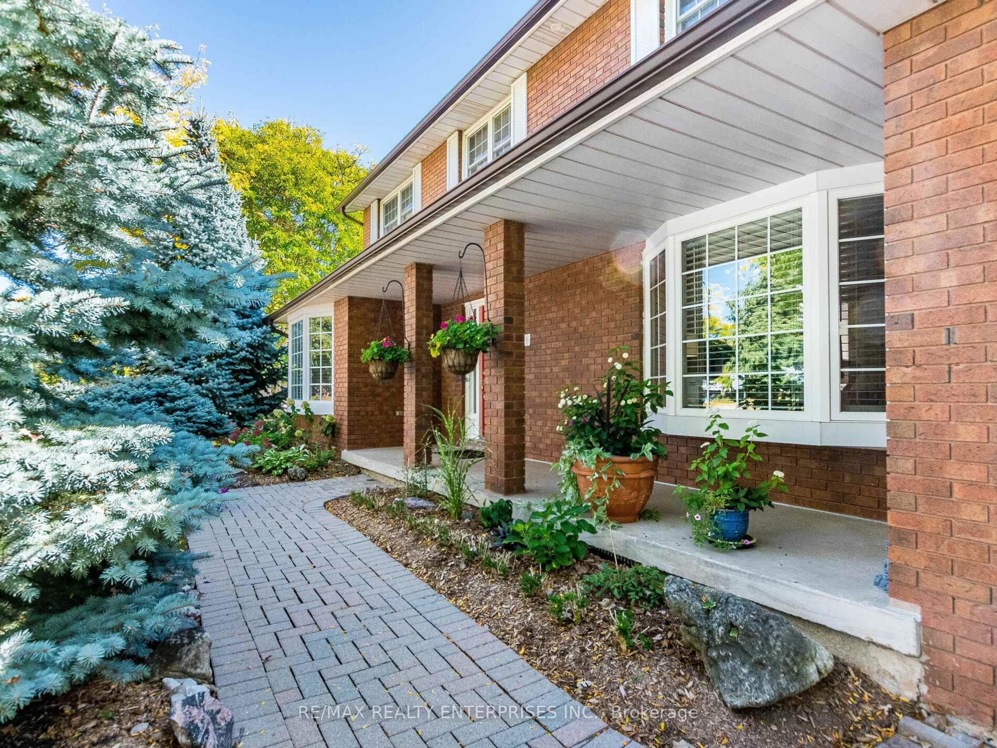 Home with brick exterior material, street for 1404 Kimberley Dr, Oakville Ontario L6H 2W6