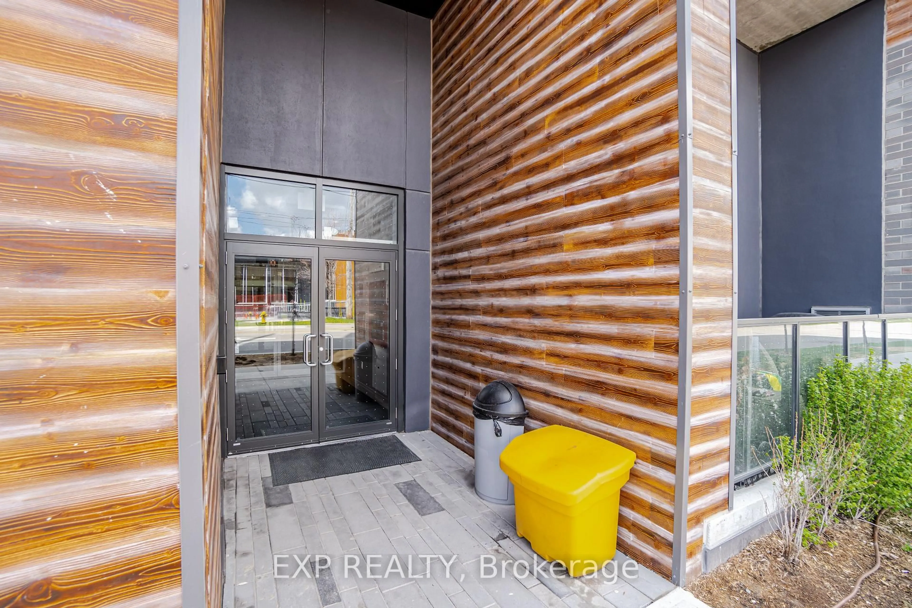 Indoor entryway for 408 Browns Line #401, Toronto Ontario M8W 0C3