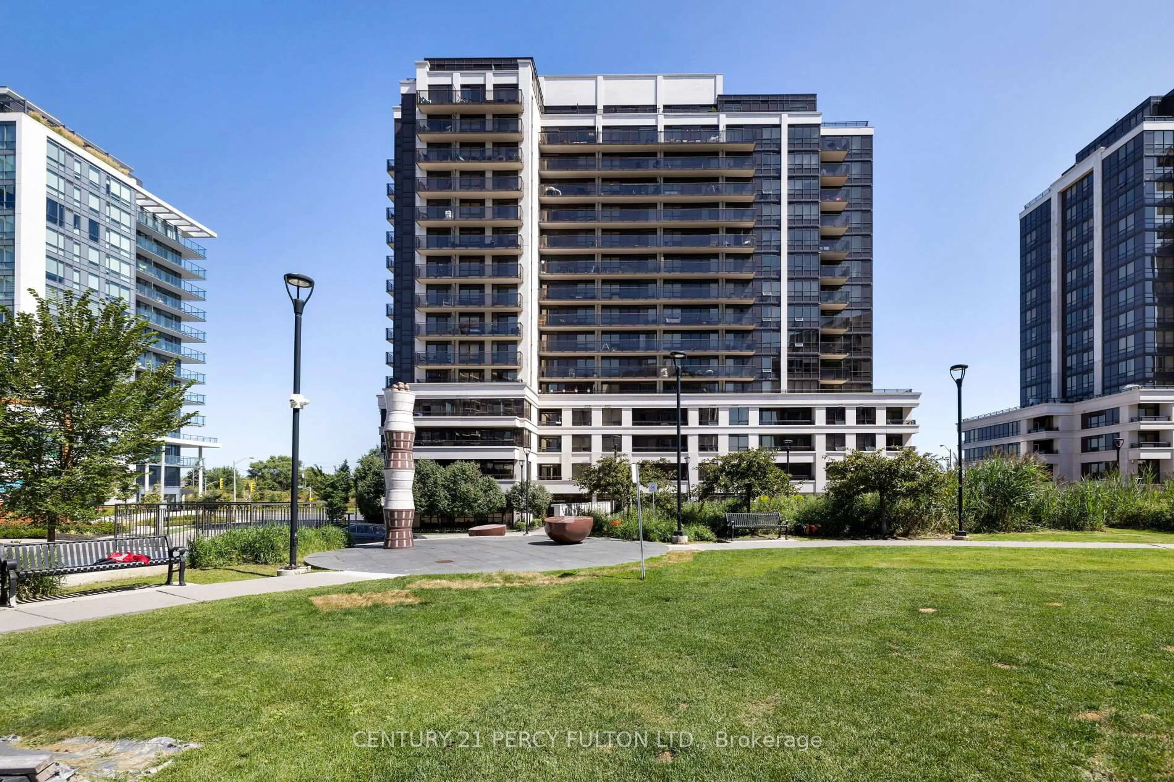 A pic from outside/outdoor area/front of a property/back of a property/a pic from drone, building for 1 De Boers Dr #801, Toronto Ontario M3J 0G6