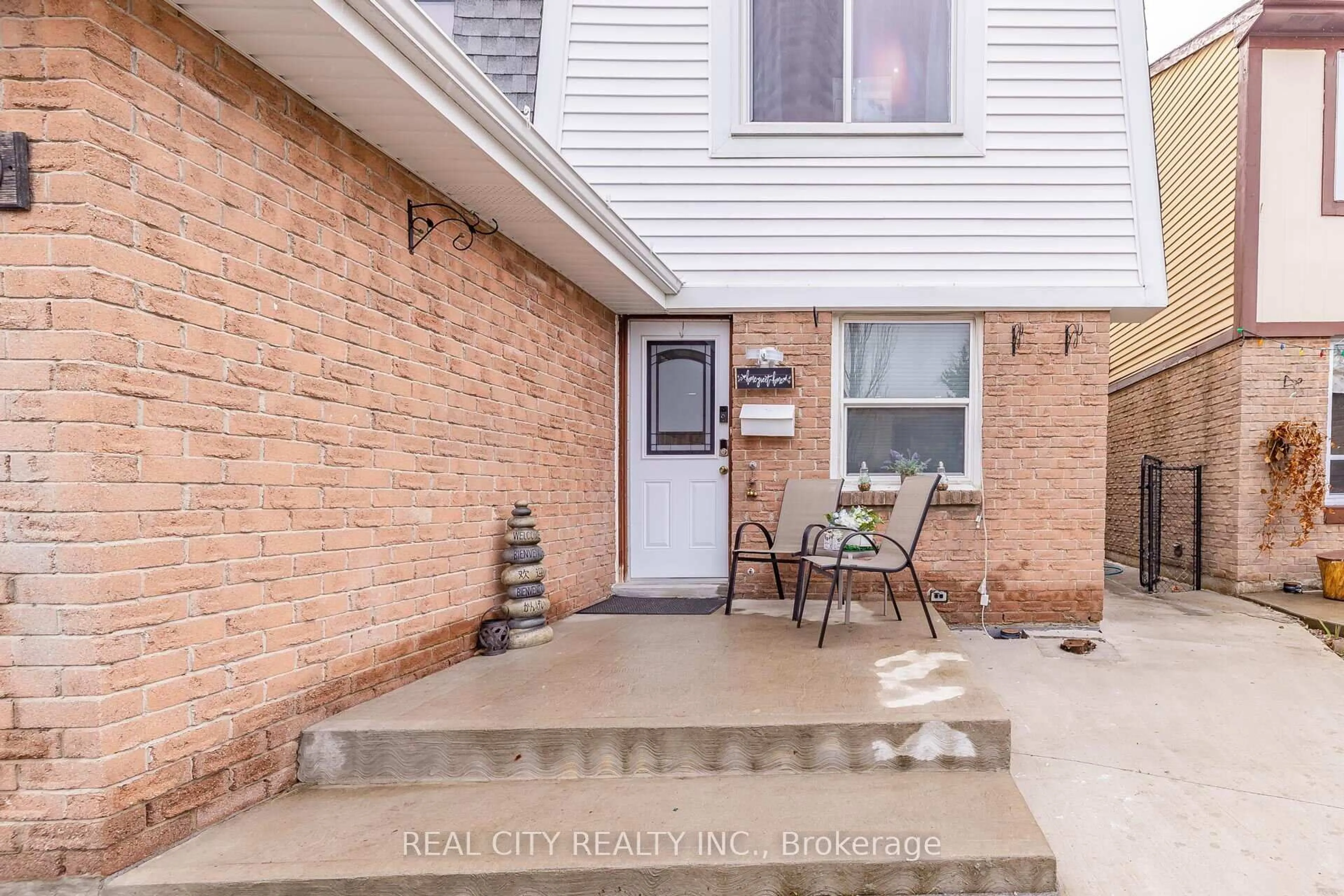 Unknown for 70 Majestic Cres, Brampton Ontario L6S 3N2