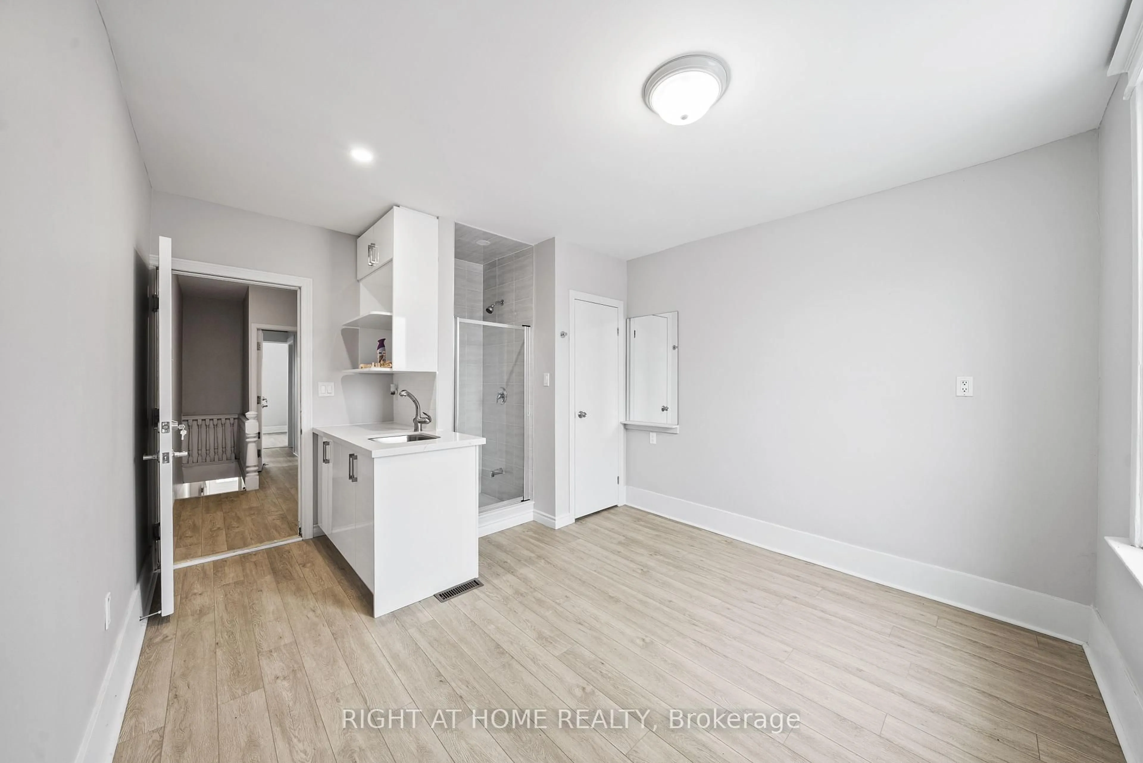 Unknown for 134 Millicent St, Toronto Ontario M6H 1W4
