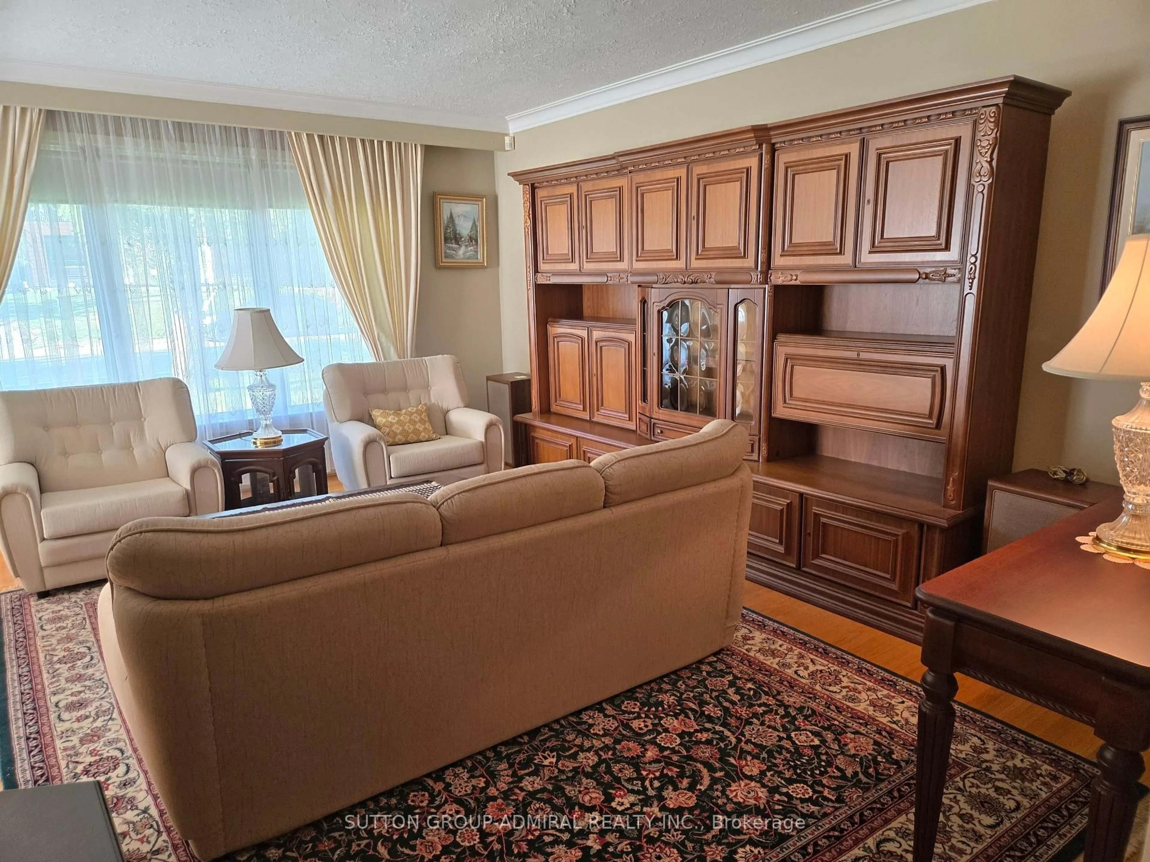 Living room with furniture, unknown for 261 Epsom Downs Dr, Toronto Ontario M3M 1T3