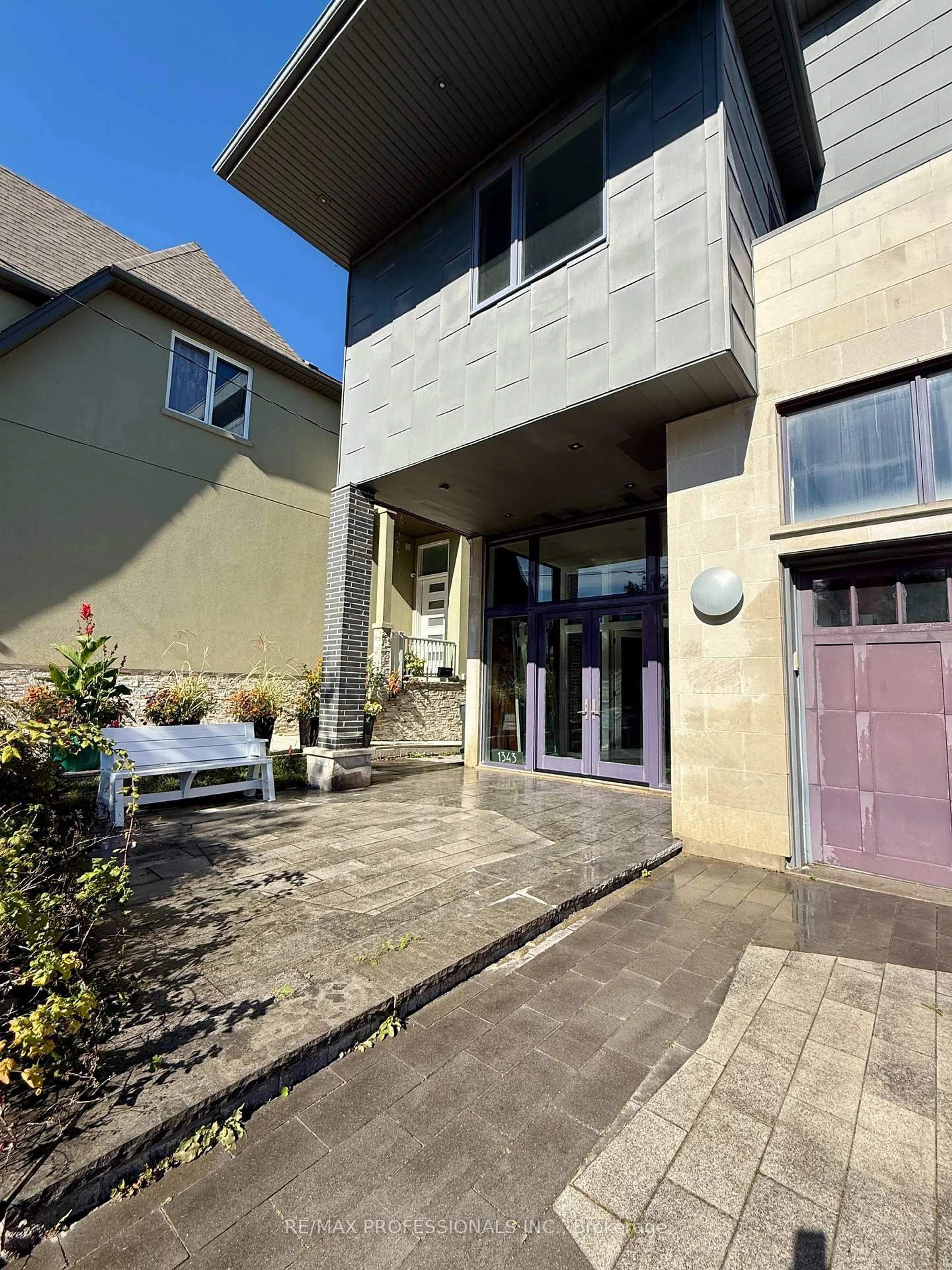 Unknown for 1343 Alexandra Ave, Mississauga Ontario L5E 2A8