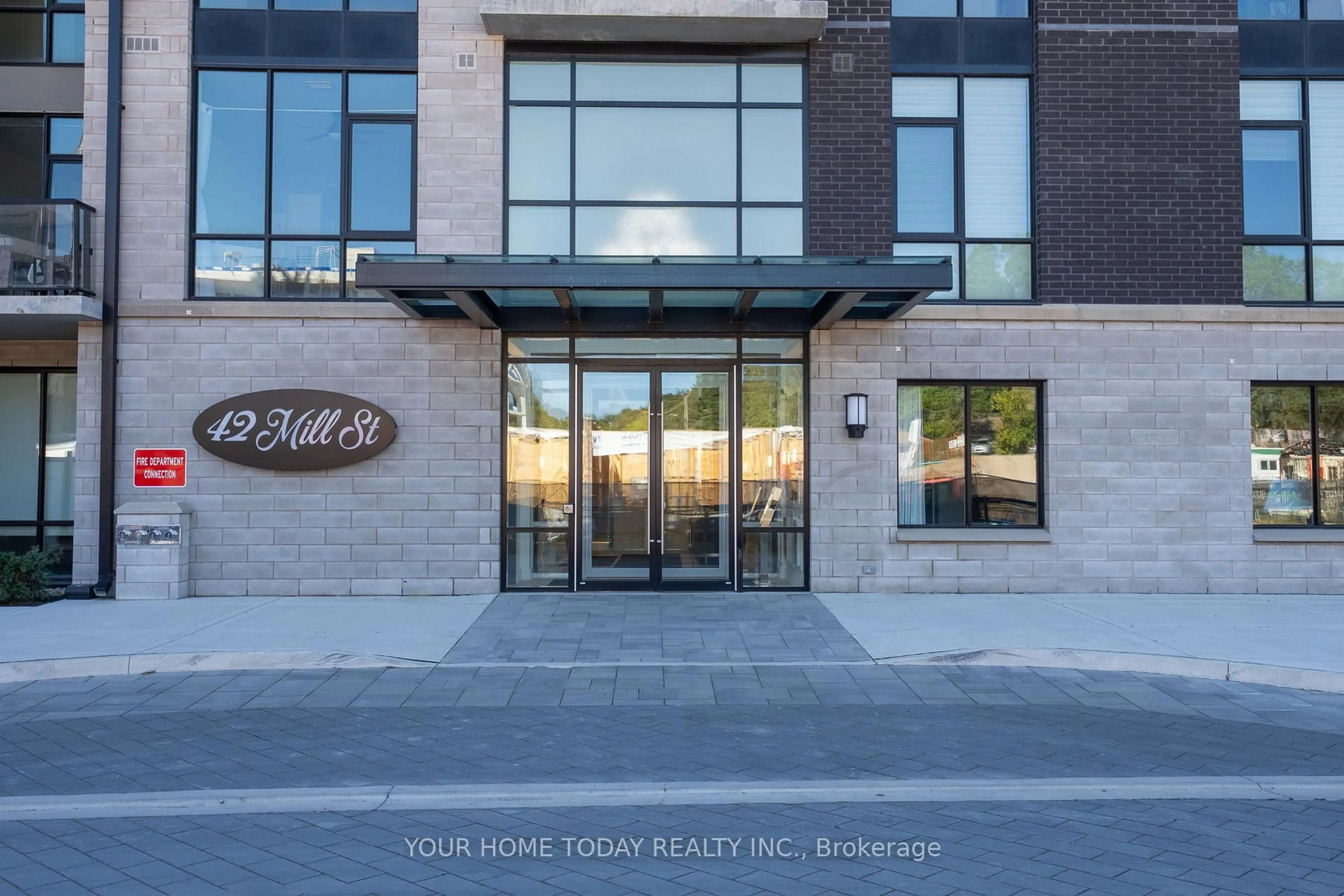 Indoor foyer for 42 Mill St #610, Halton Hills Ontario L7G 0P9