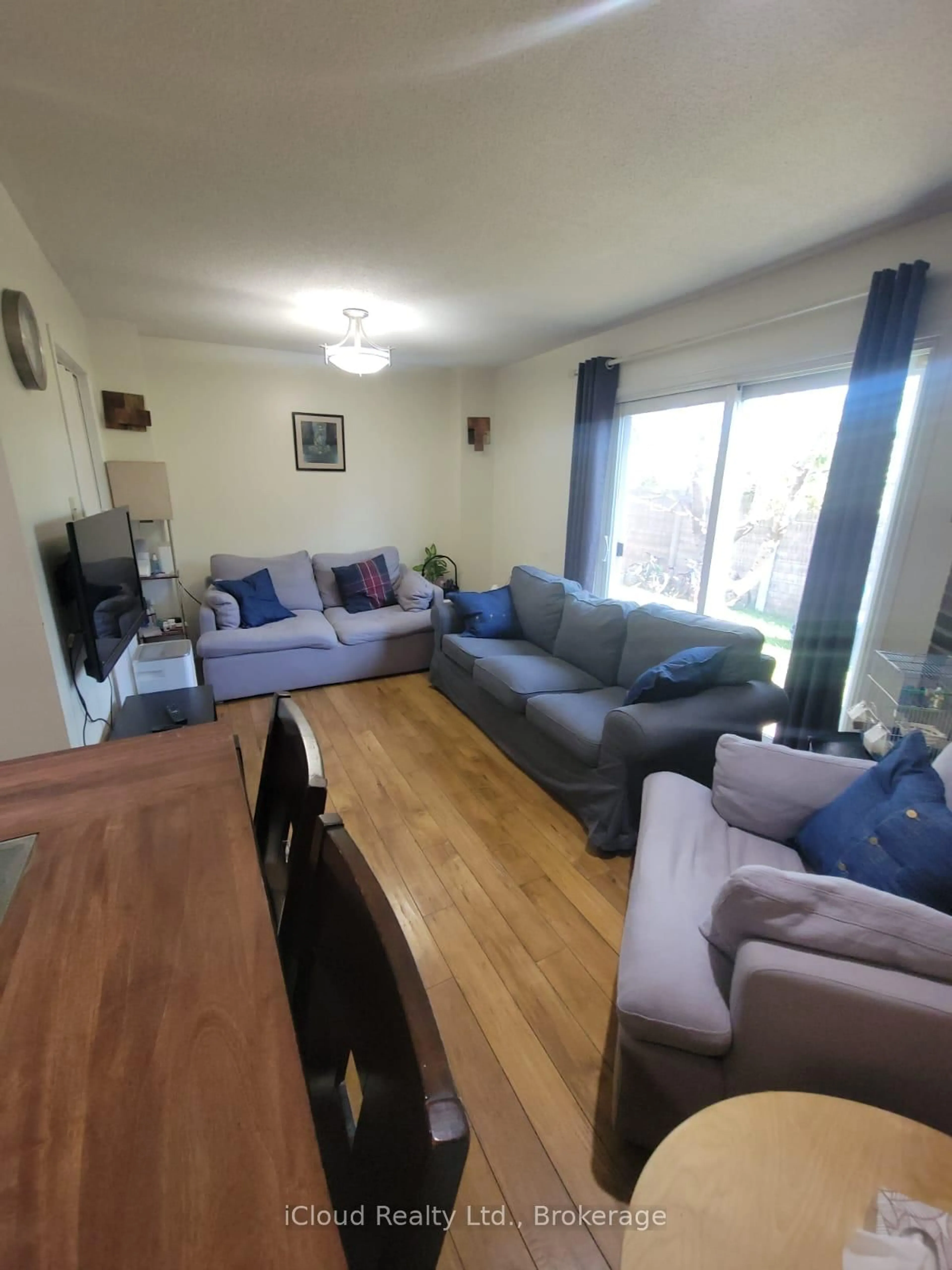 Living room with furniture, unknown for 4711 Full Moon Circ, Mississauga Ontario L4Z 2L8