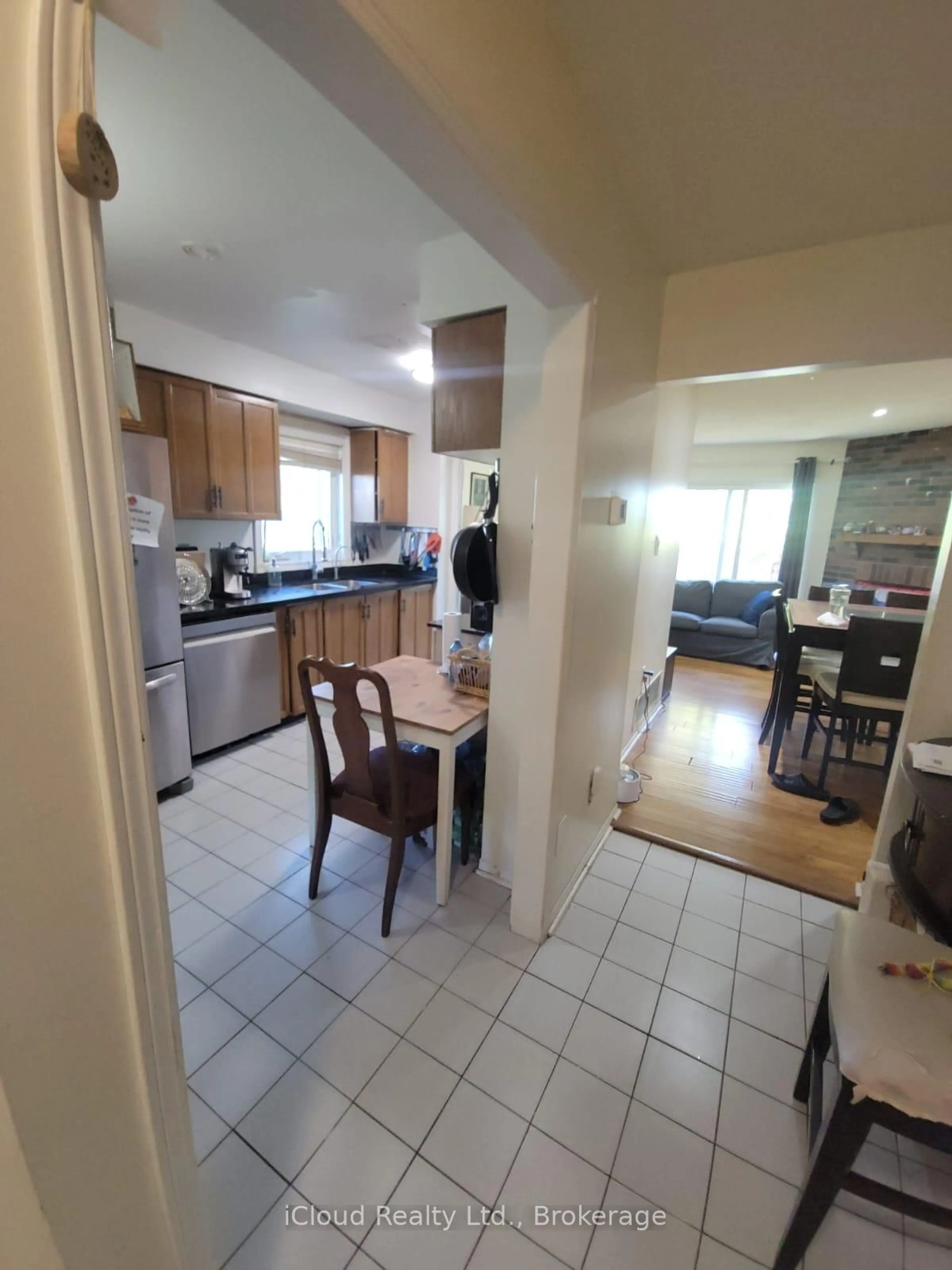 A pic of a room for 4711 Full Moon Circ, Mississauga Ontario L4Z 2L8
