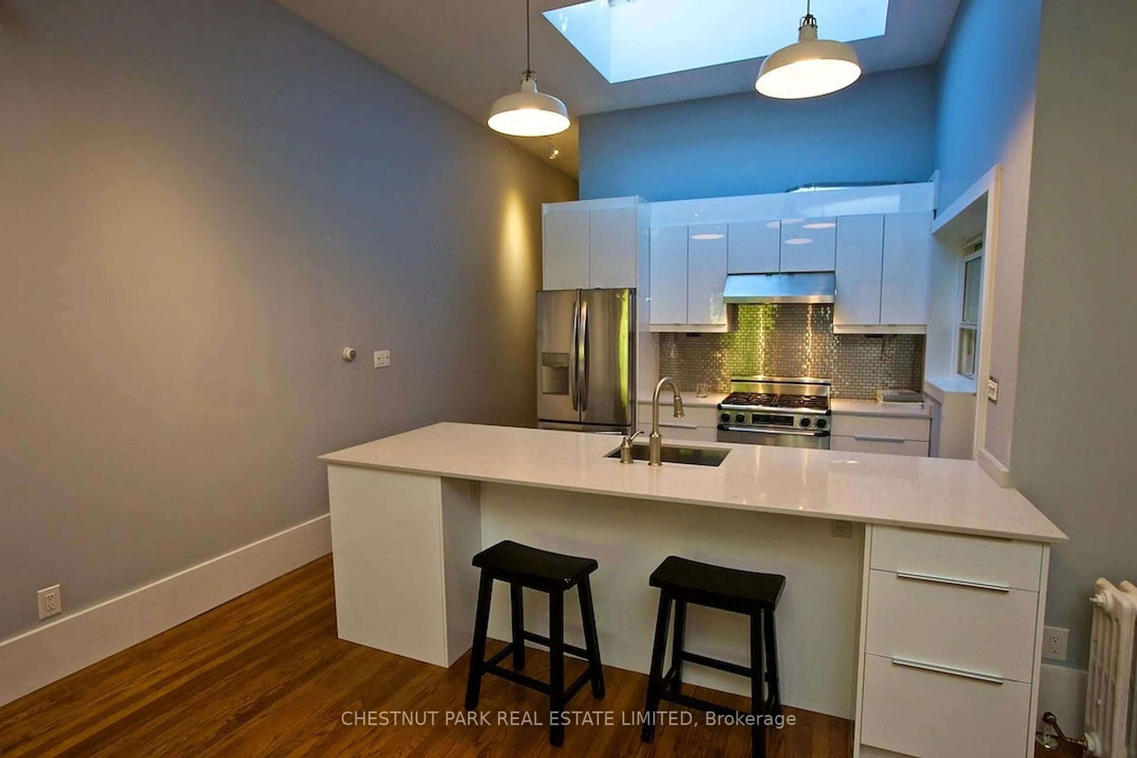 Open concept kitchen, unknown for 251 High Park Ave, Toronto Ontario M6P 2S5