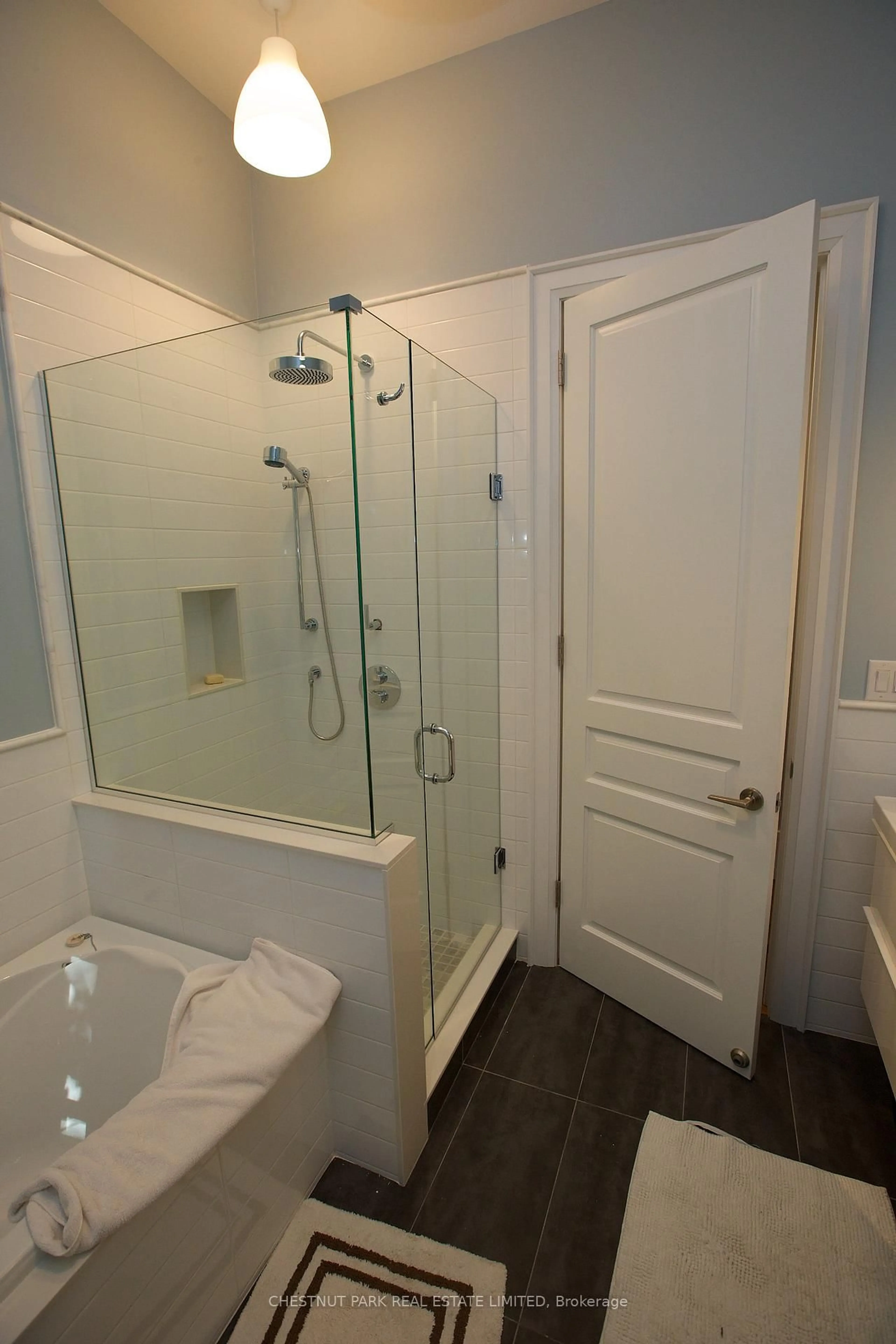 Standard bathroom, ceramic/tile floor for 251 High Park Ave, Toronto Ontario M6P 2S5