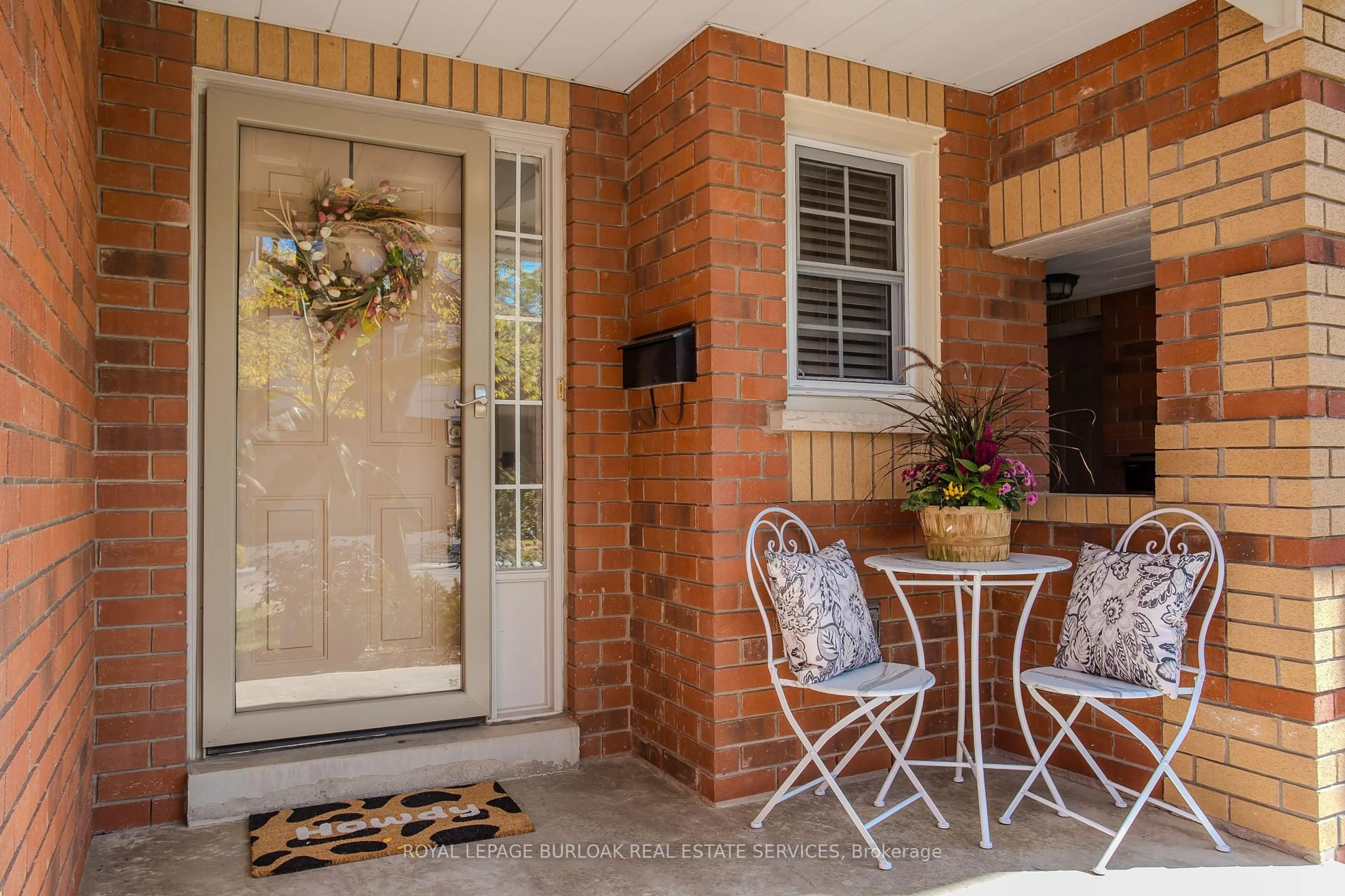 Patio, street for 1415 Hazelton Blvd #23, Burlington Ontario L7P 4W6