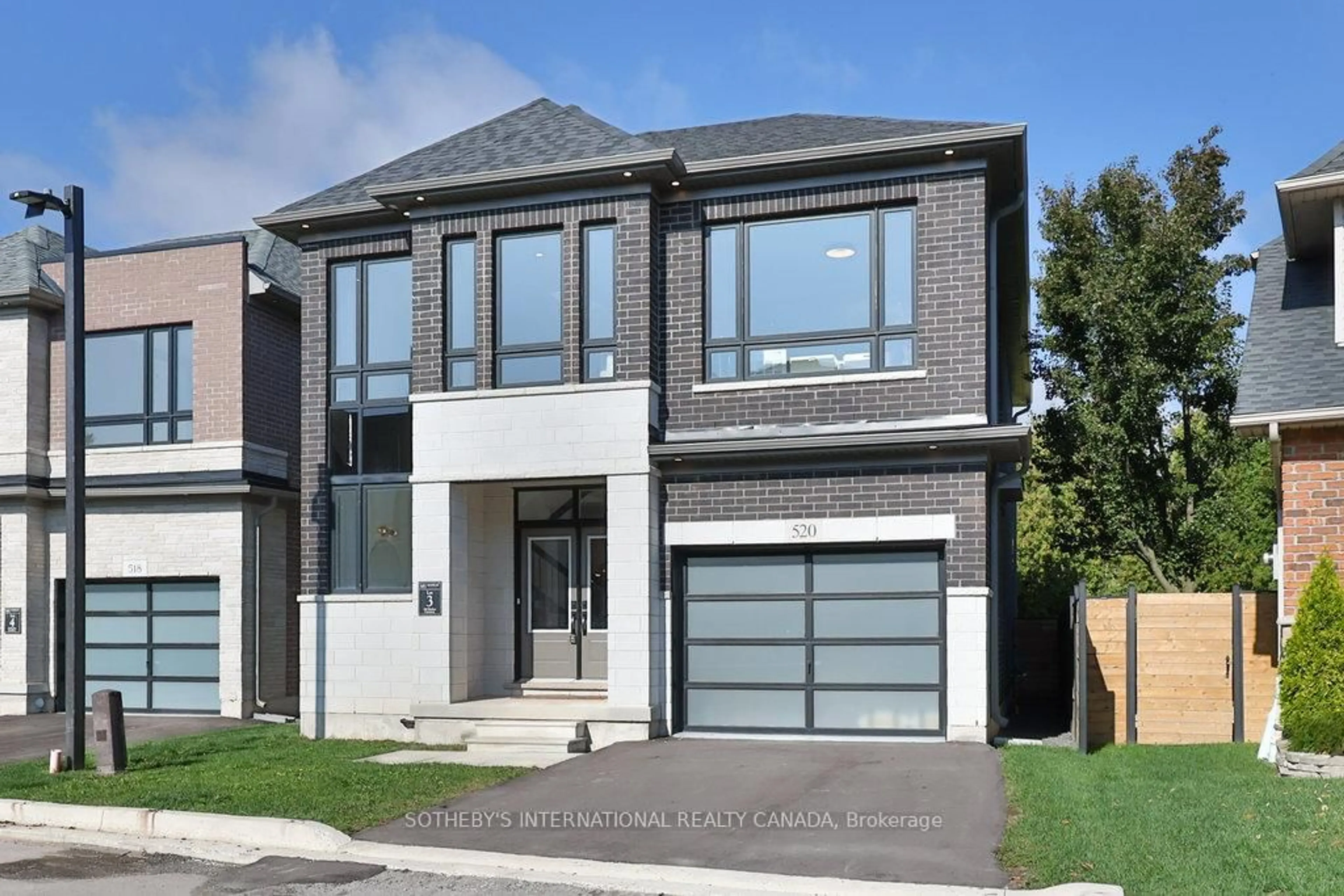 Home with brick exterior material, street for 520 Markay Common, Burlington Ontario L7S 0A6