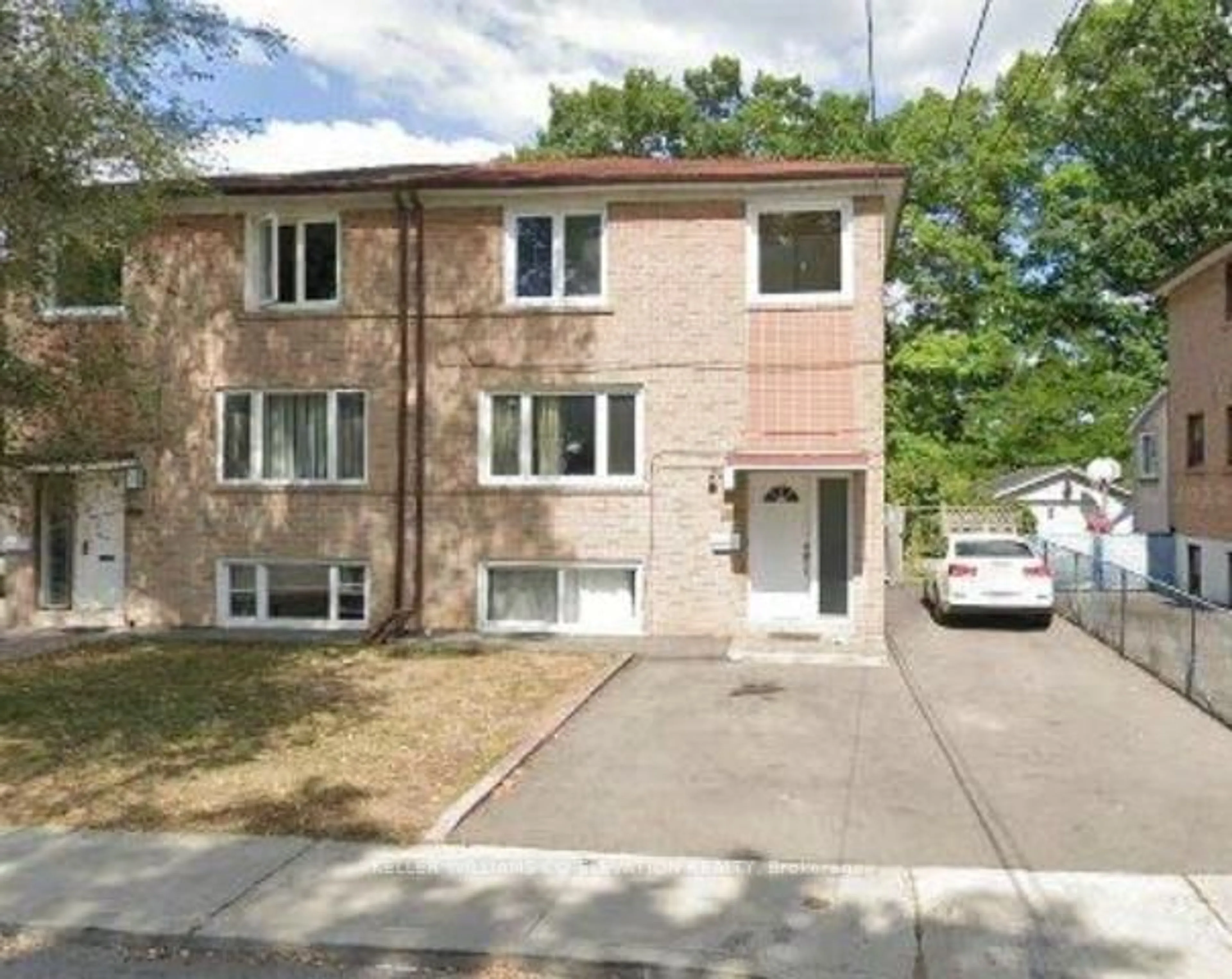 Unknown for 106 Edinborough Crt, Toronto Ontario M6N 2E8