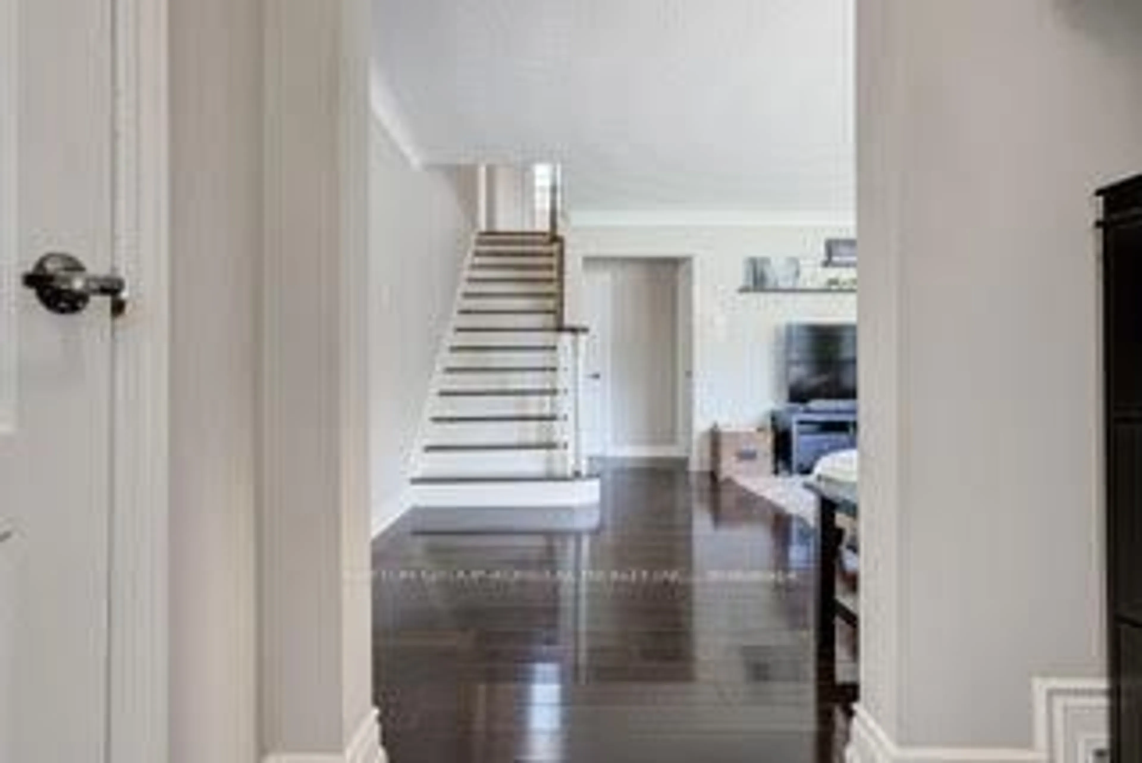 Indoor entryway for 103 Neilson Dr, Toronto Ontario M9C 1W1