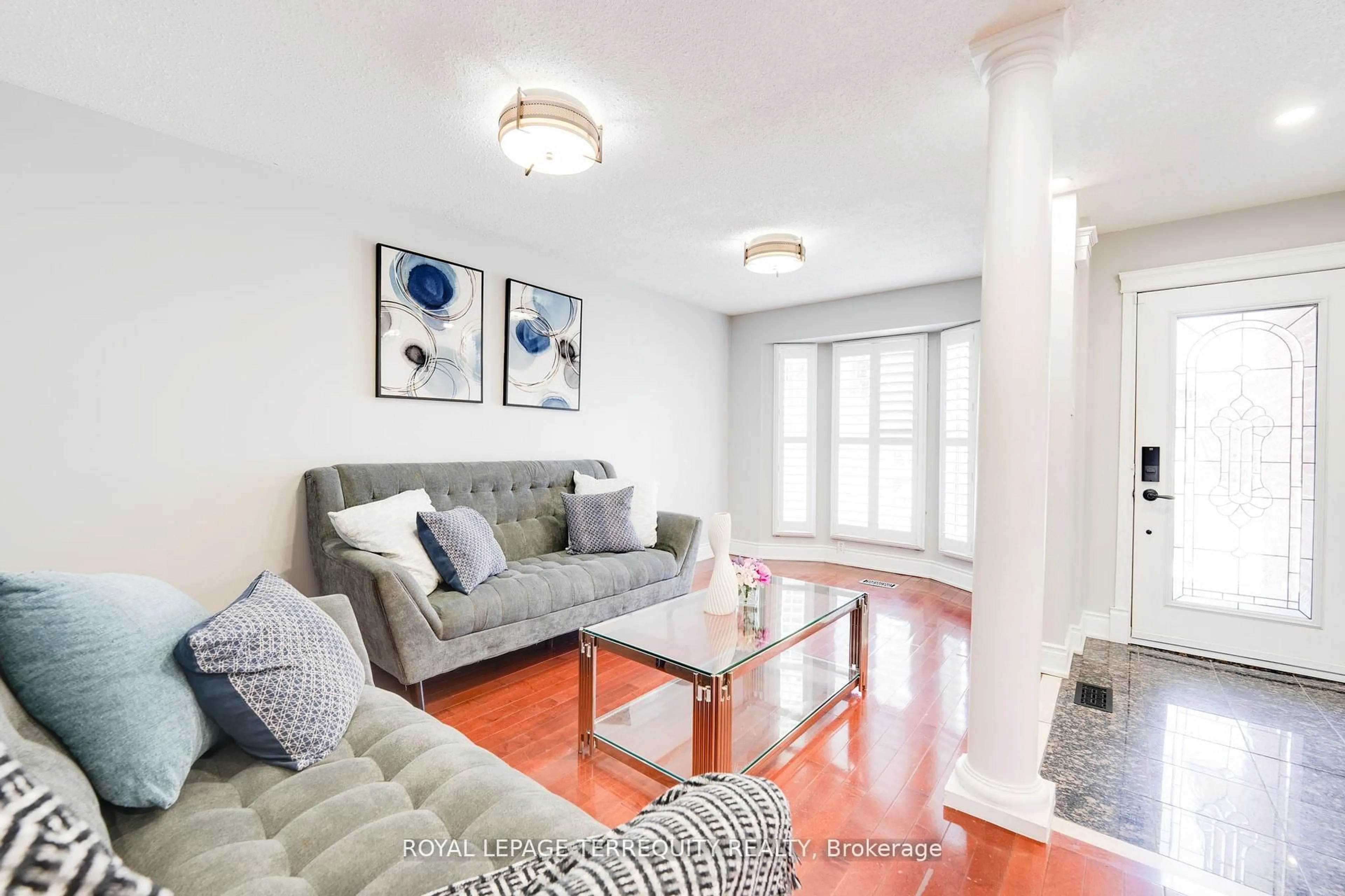 Living room with furniture, unknown for 4242 Petersburg Cres, Mississauga Ontario L4Z 2T3