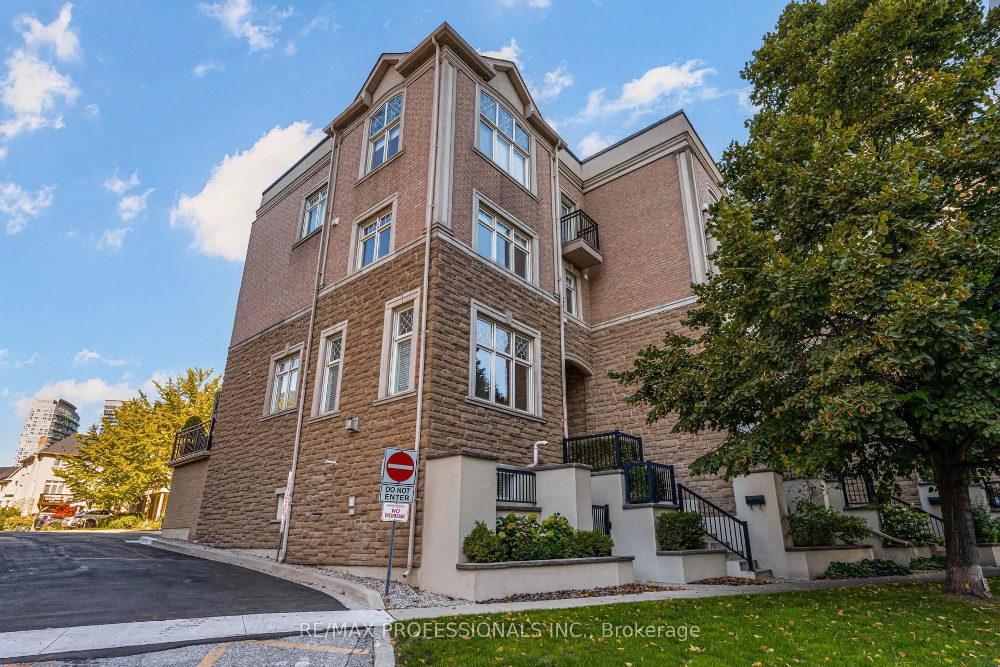 Home with brick exterior material, building for 2264 Lake Shore Blvd, Toronto Ontario M8V 1A9