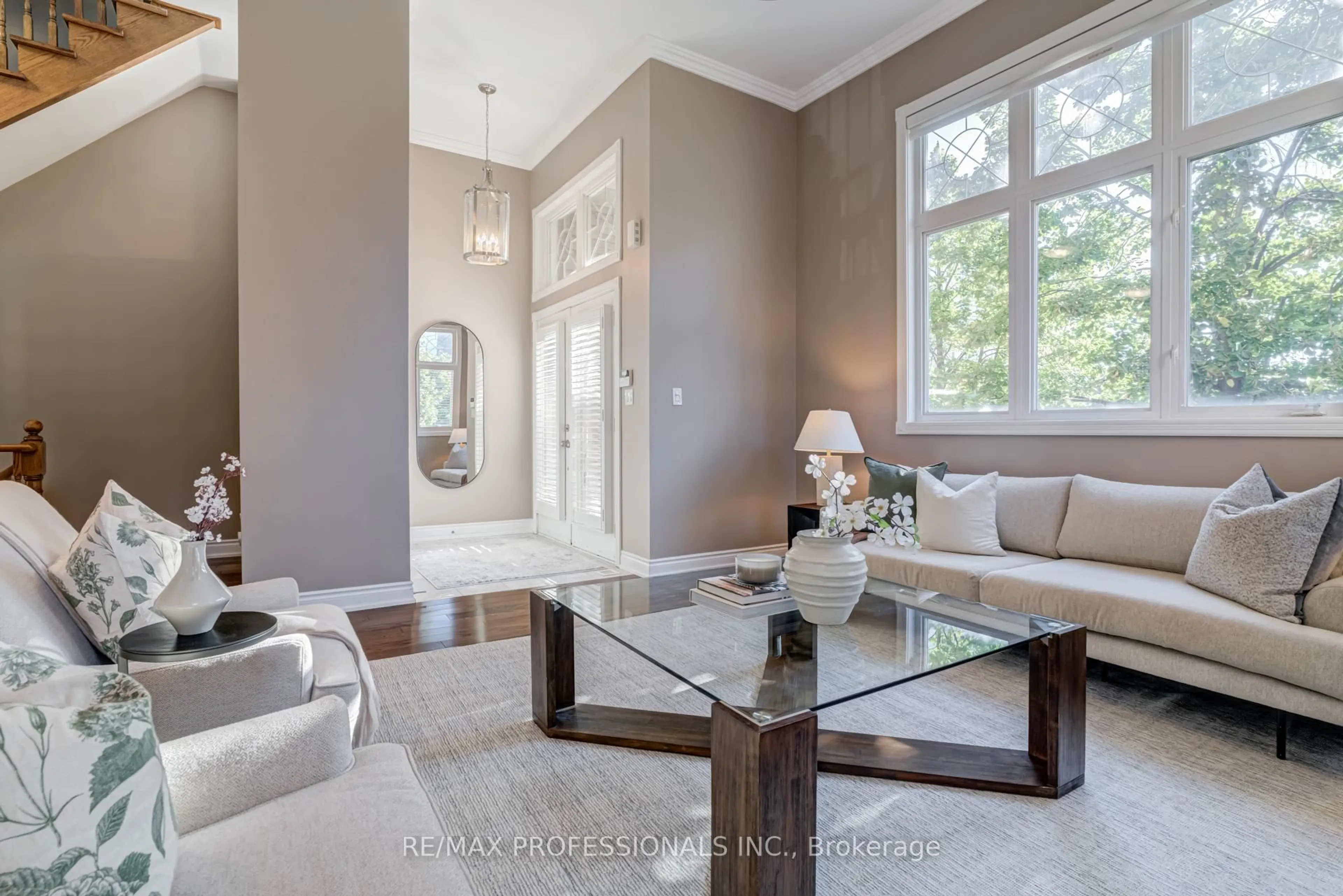 Living room with furniture, unknown for 2264 Lake Shore Blvd, Toronto Ontario M8V 1A9