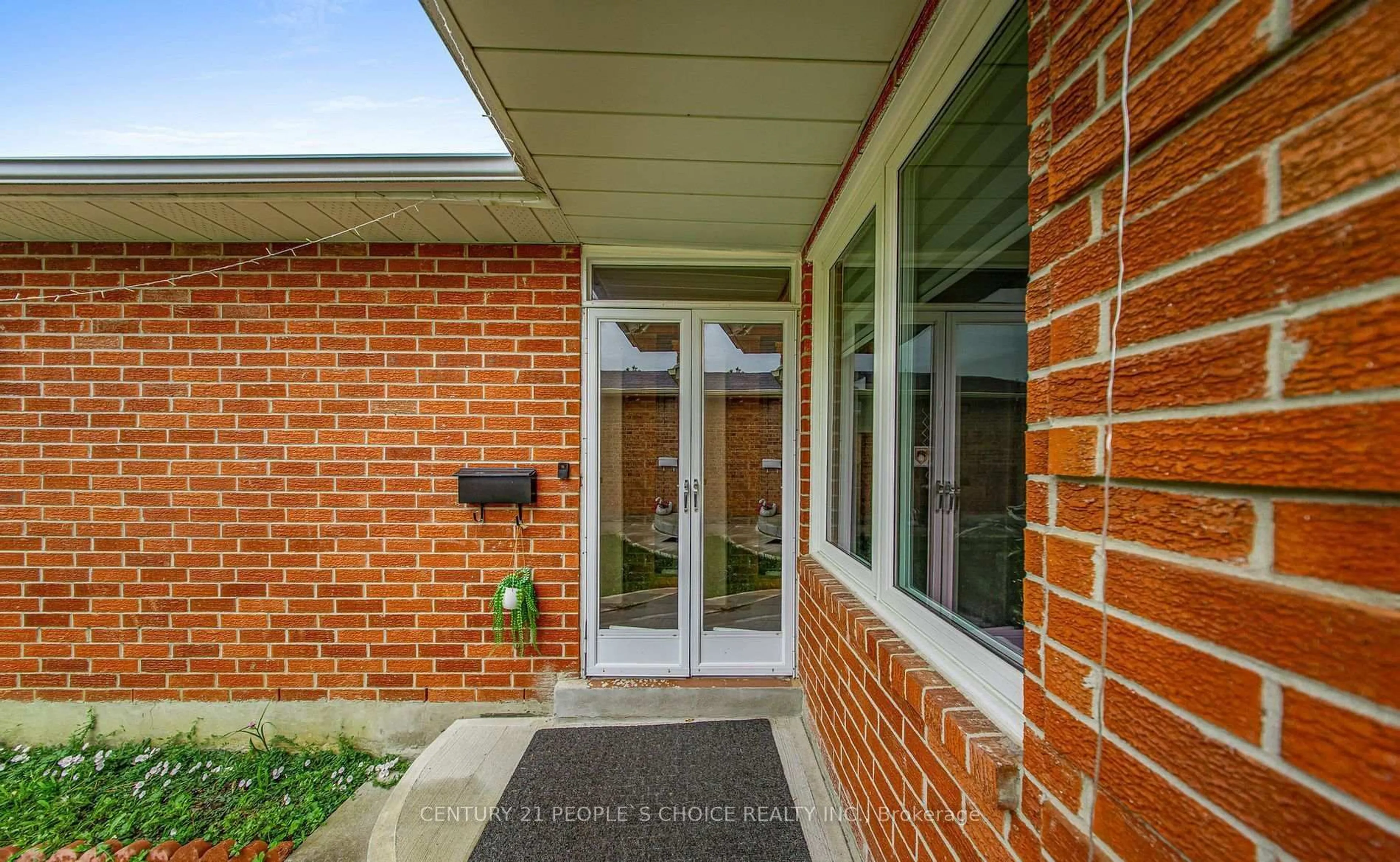 Home with brick exterior material, street for 31 Dorking Dr, Brampton Ontario L6Z 3T9
