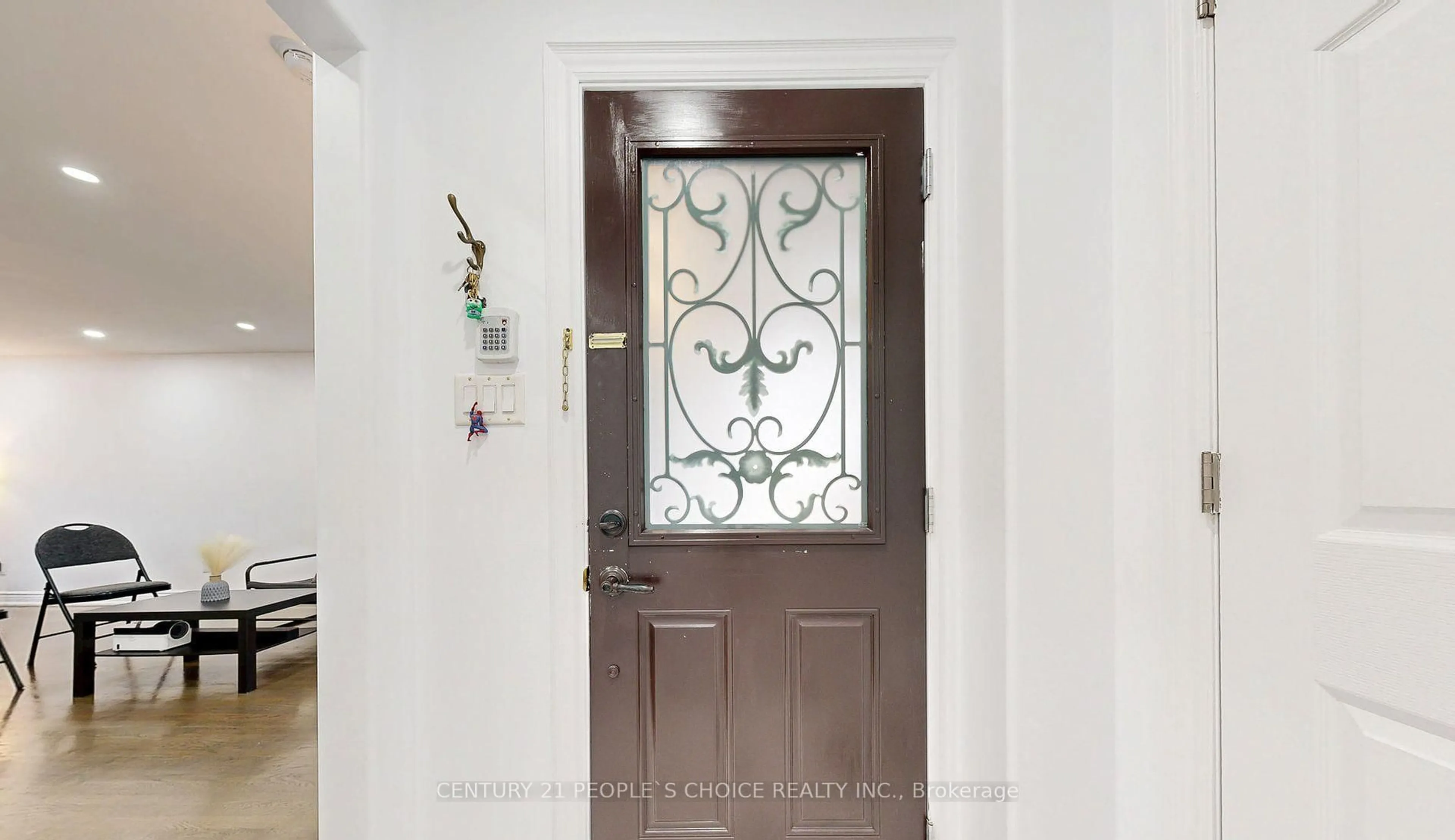 Indoor entryway for 31 Dorking Dr, Brampton Ontario L6Z 3T9